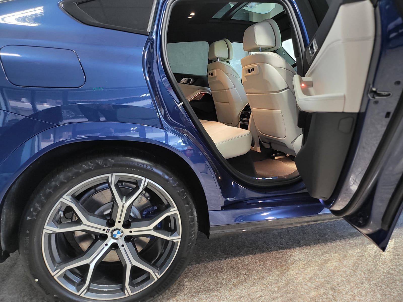 BMW X6 40i M-Sport - imagine 9