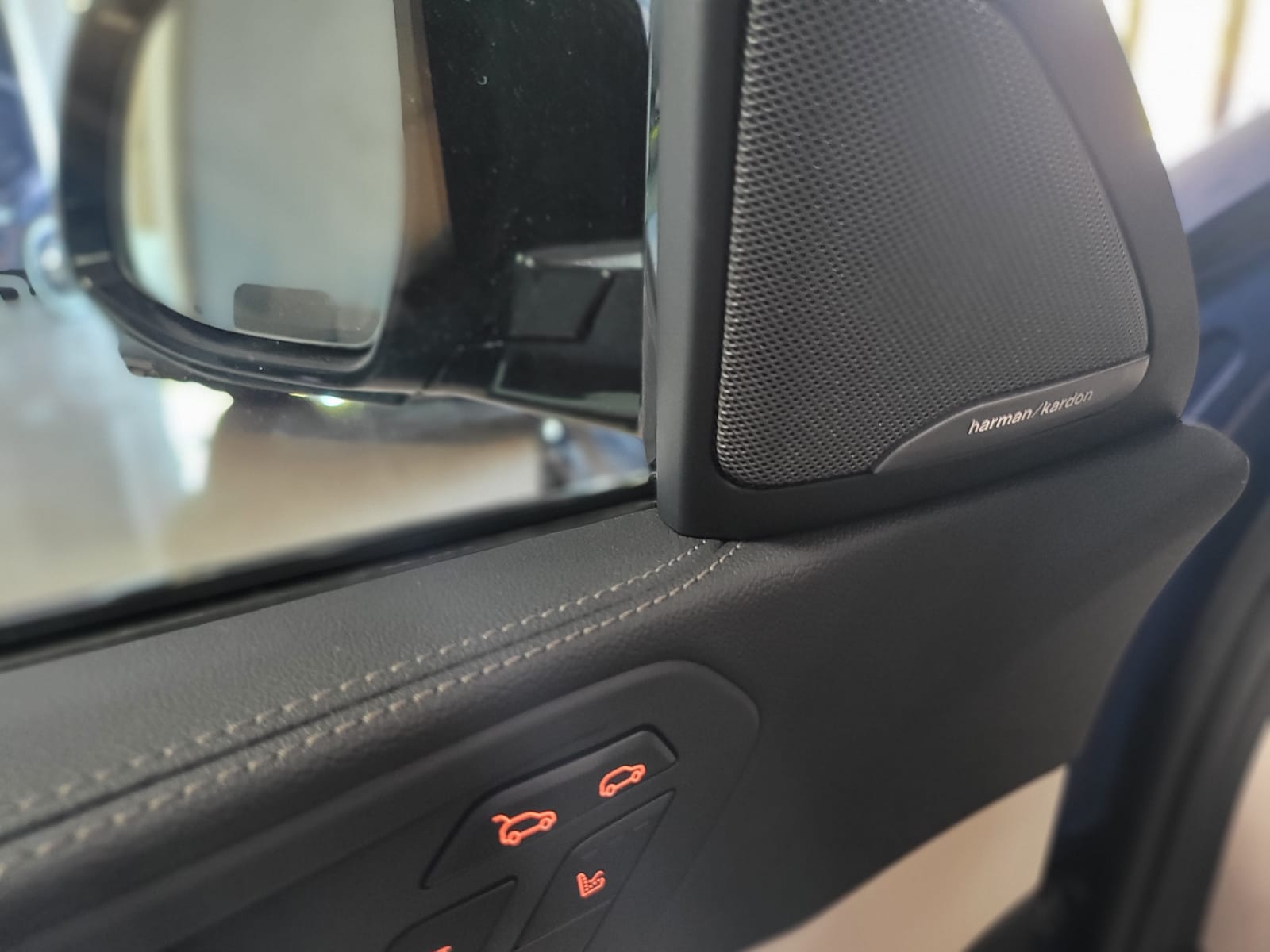 BMW X6 40i M-Sport - imagine 16