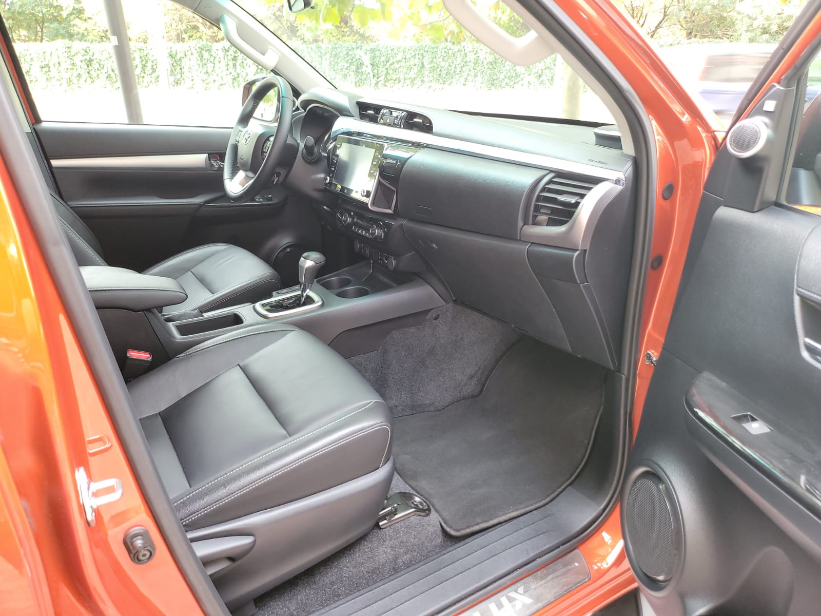 Toyota Hilux Executive Vip+ - imagine 3