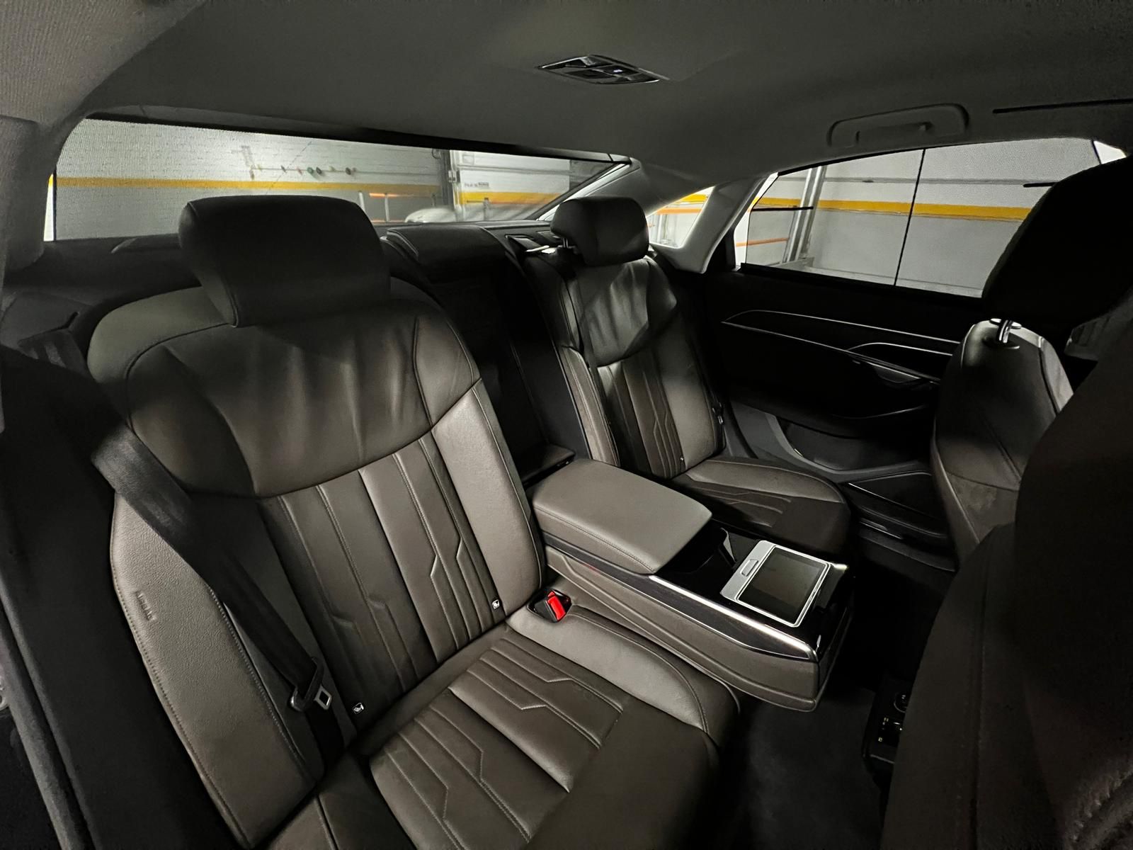 Audi A8 50TDI Quattro - imagine 16