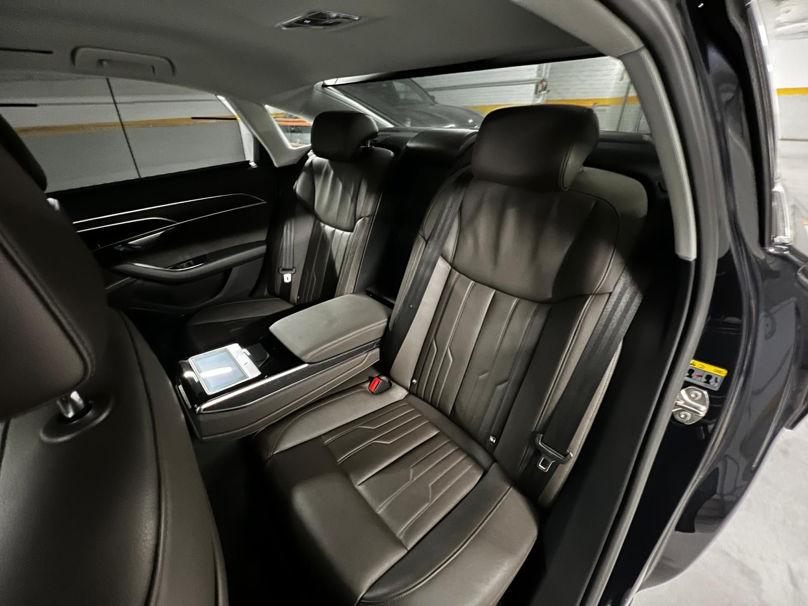 Audi A8 50TDI Quattro - imagine 17