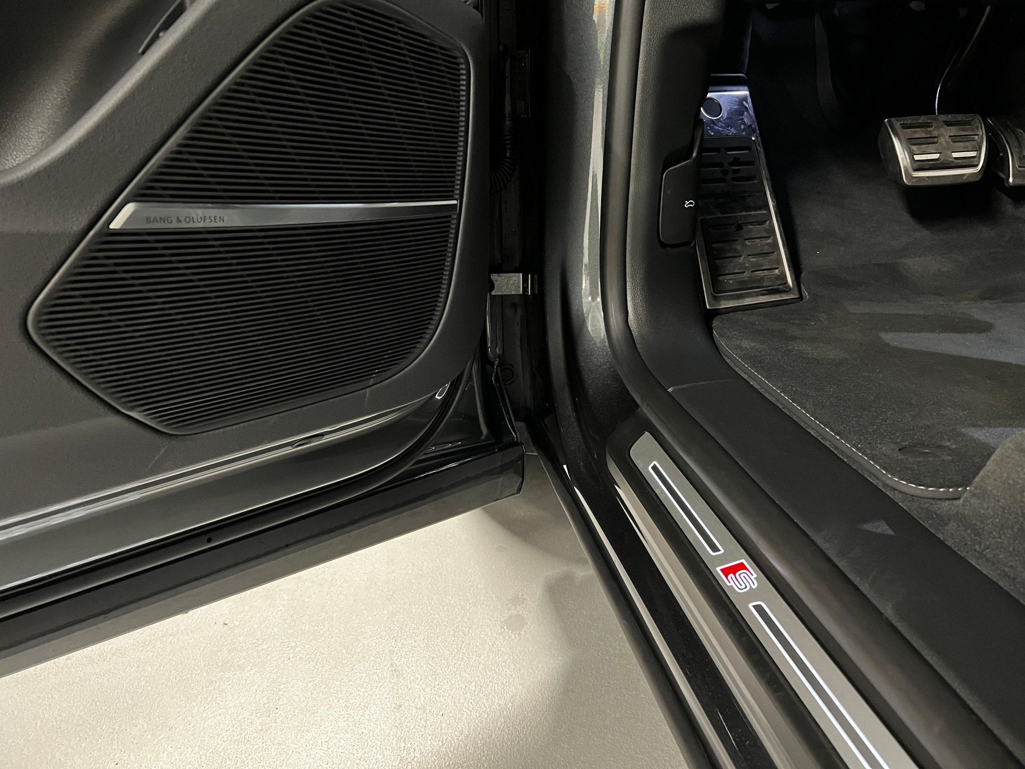 Audi SQ8 4.0 TDI Quattro Matrix - imagine 21