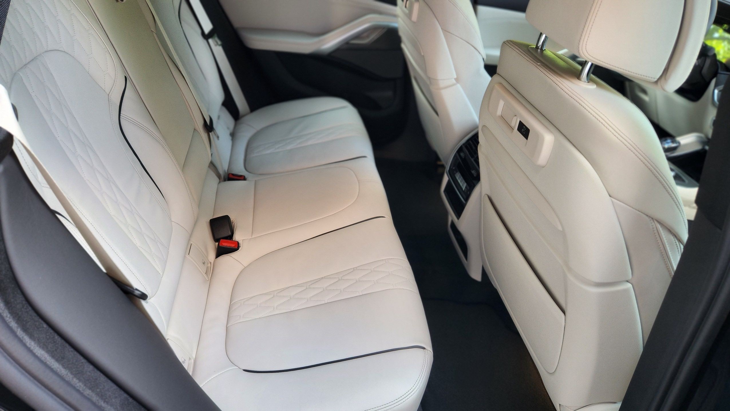 BMW X6 40i M-Sport Pack - imagine 17