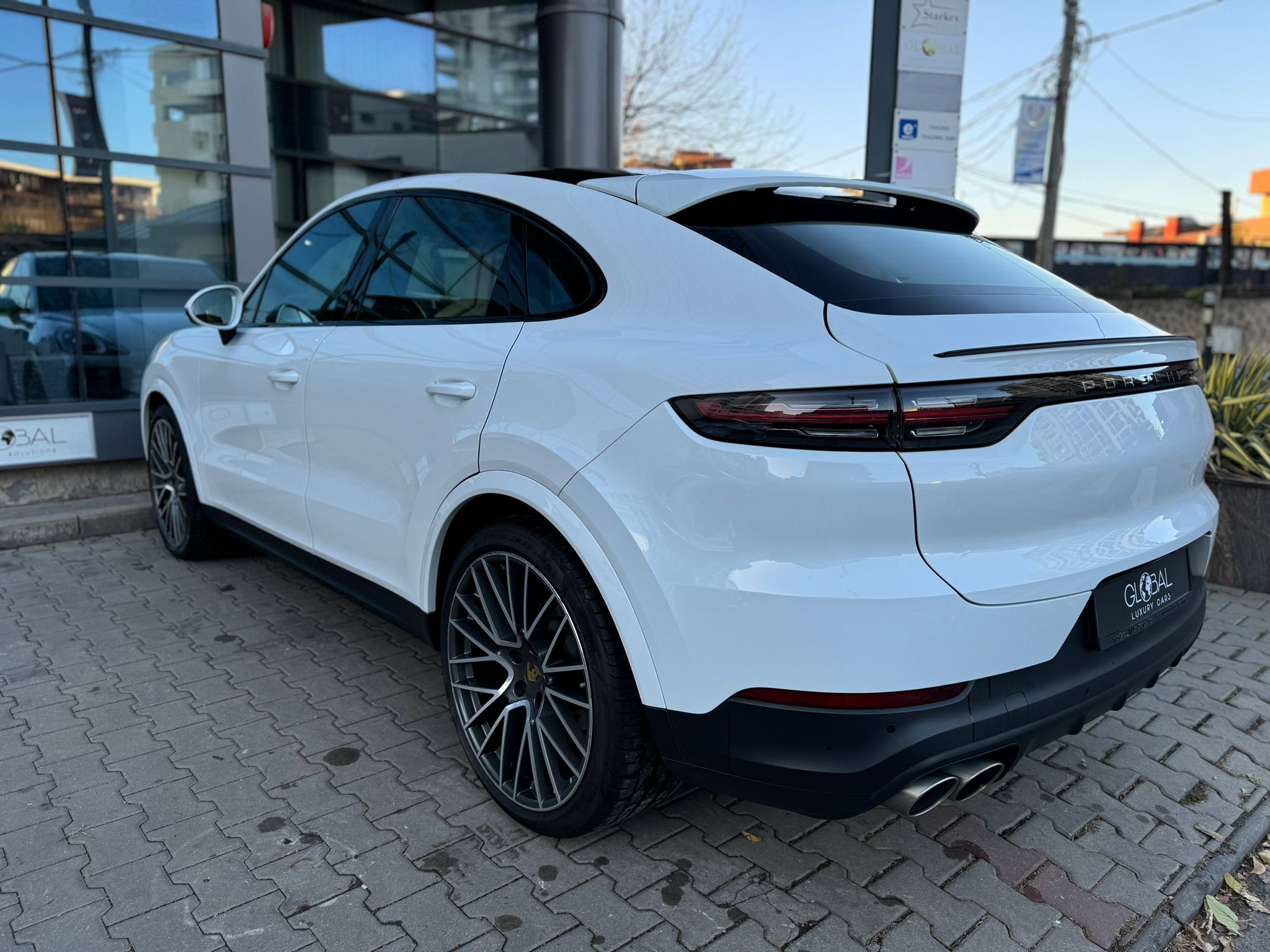Porsche Cayenne Coupe S - imagine 8
