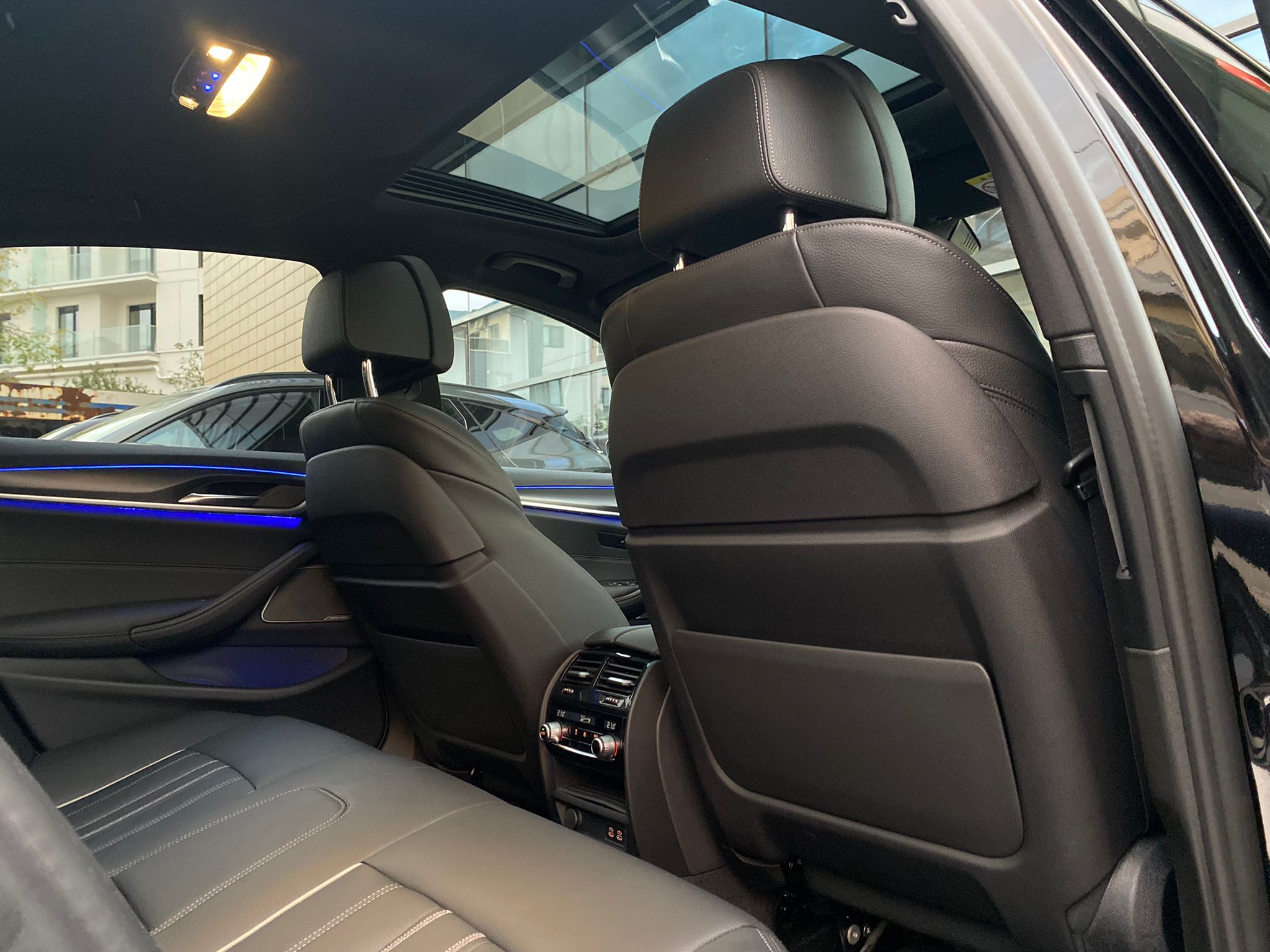 BMW 540i xDrive M-Package - imagine 25