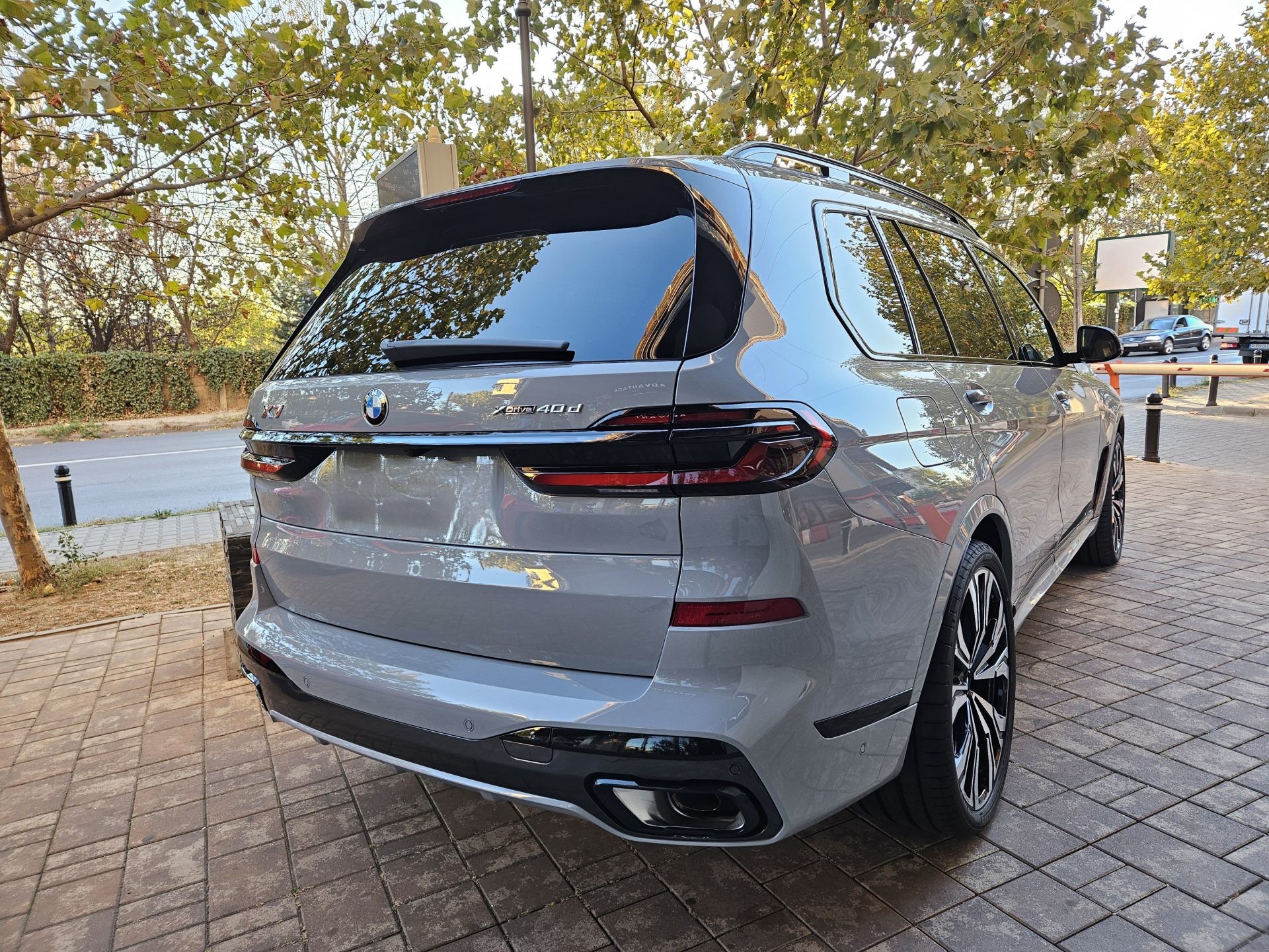 BMW X7 40d M-Sport - imagine 4