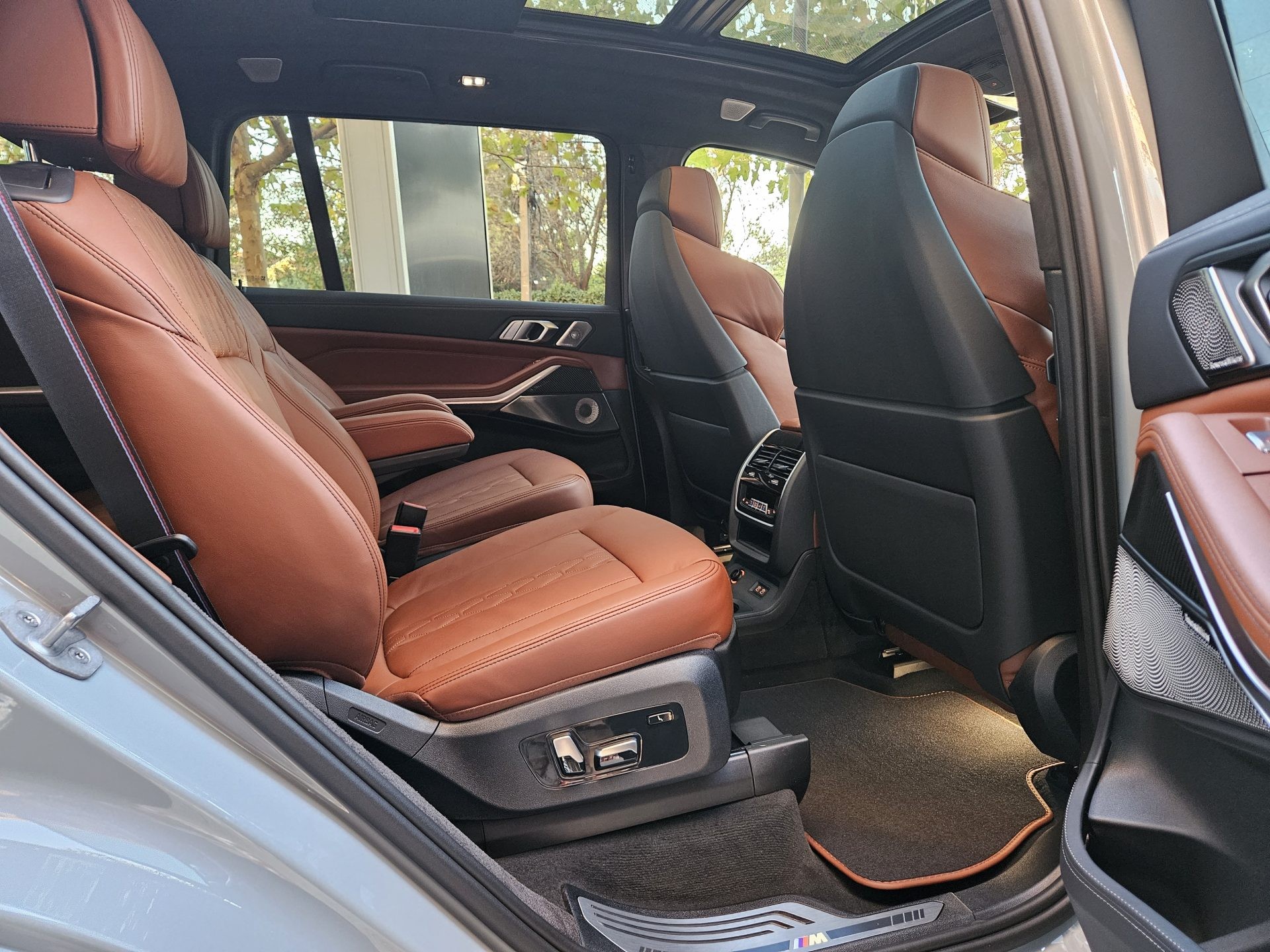 BMW X7 40d M-Sport - imagine 11