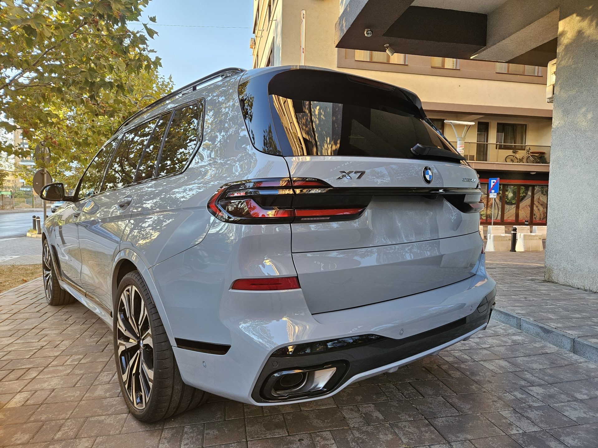 BMW X7 40d M-Sport - imagine 5