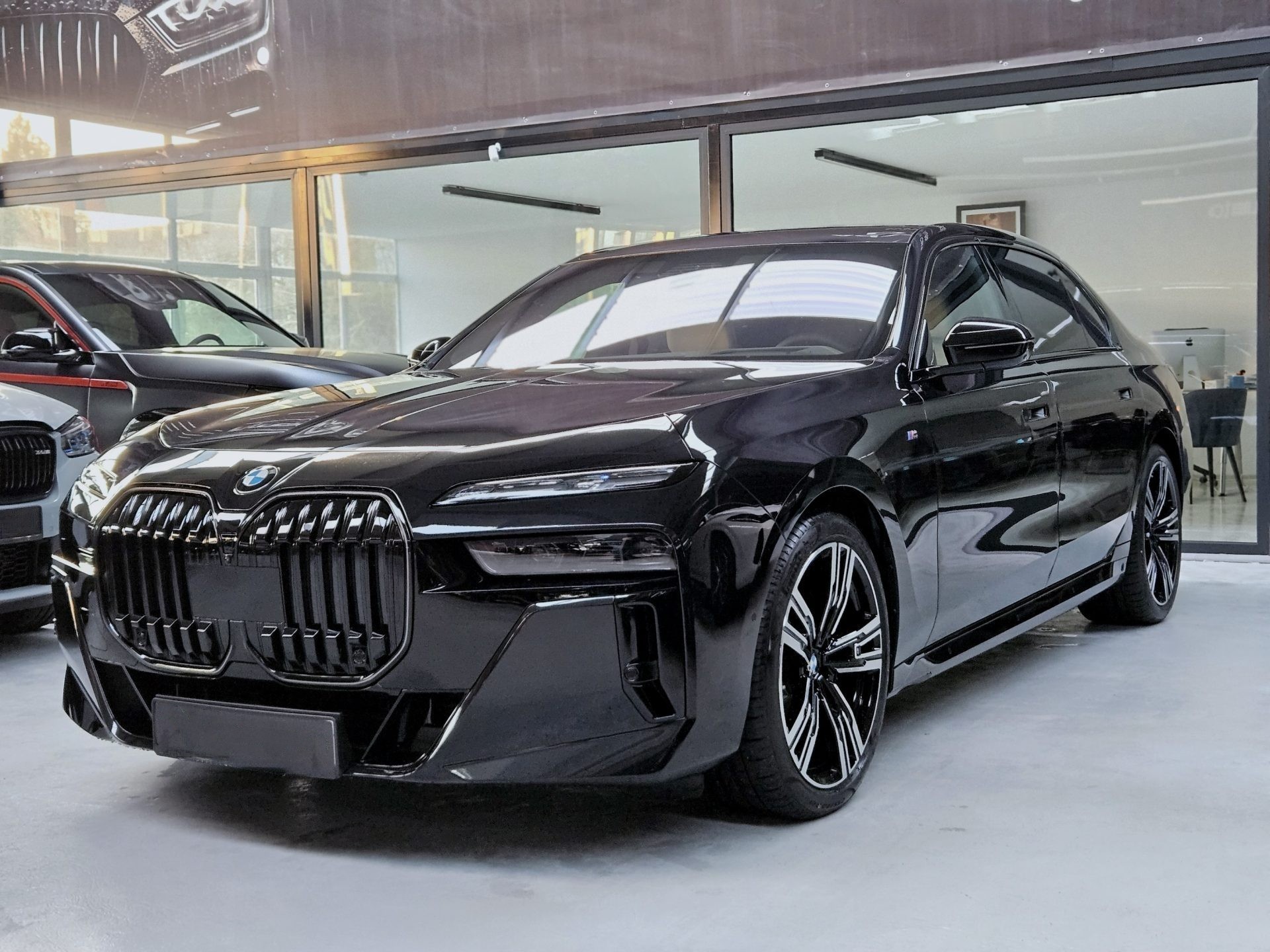 BMW 740d xDrive M-Sport/SkyLounge - imagine 5