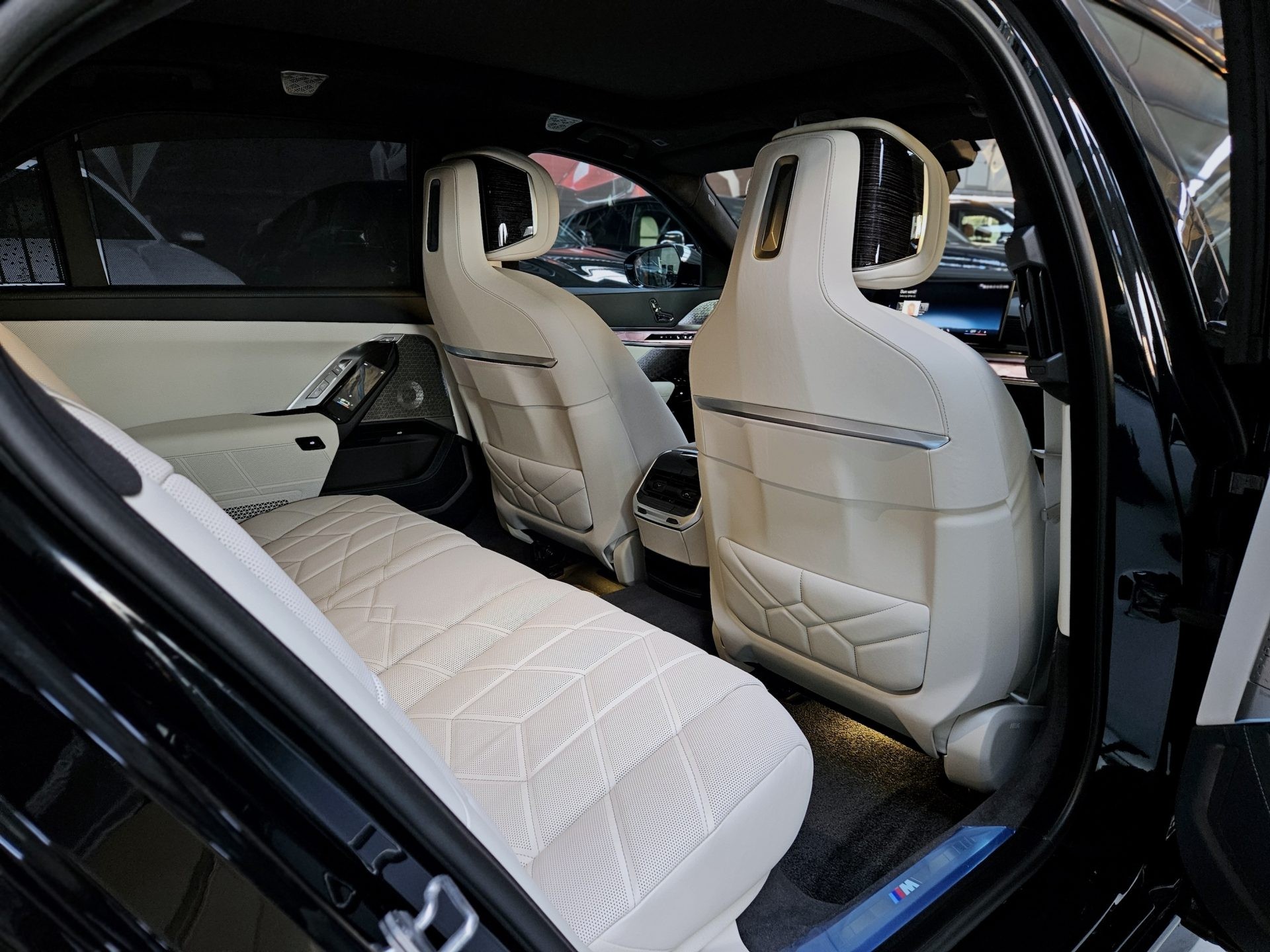 BMW 740d xDrive M-Sport/SkyLounge - imagine 13