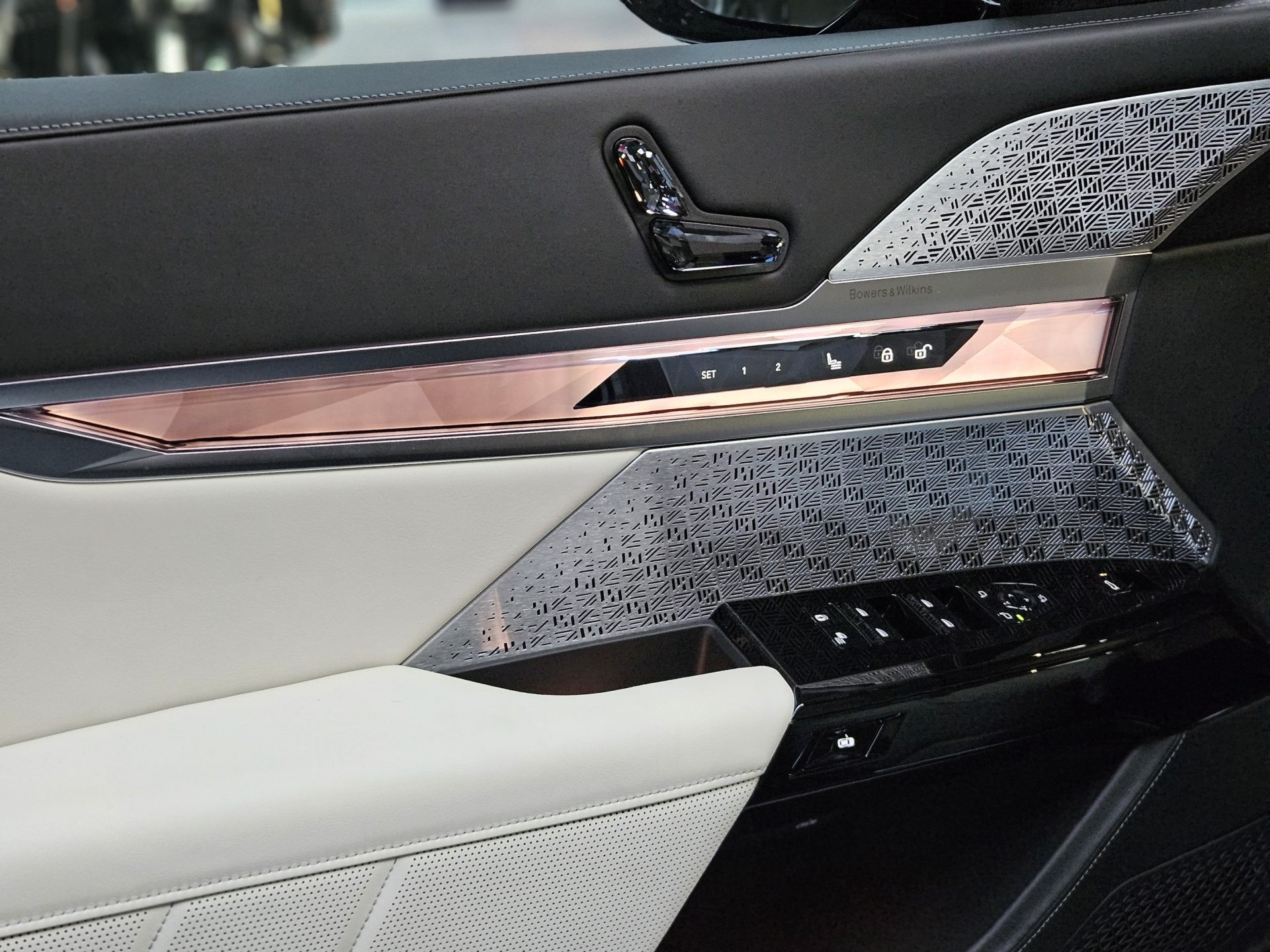 BMW 740d xDrive M-Sport/SkyLounge - imagine 15