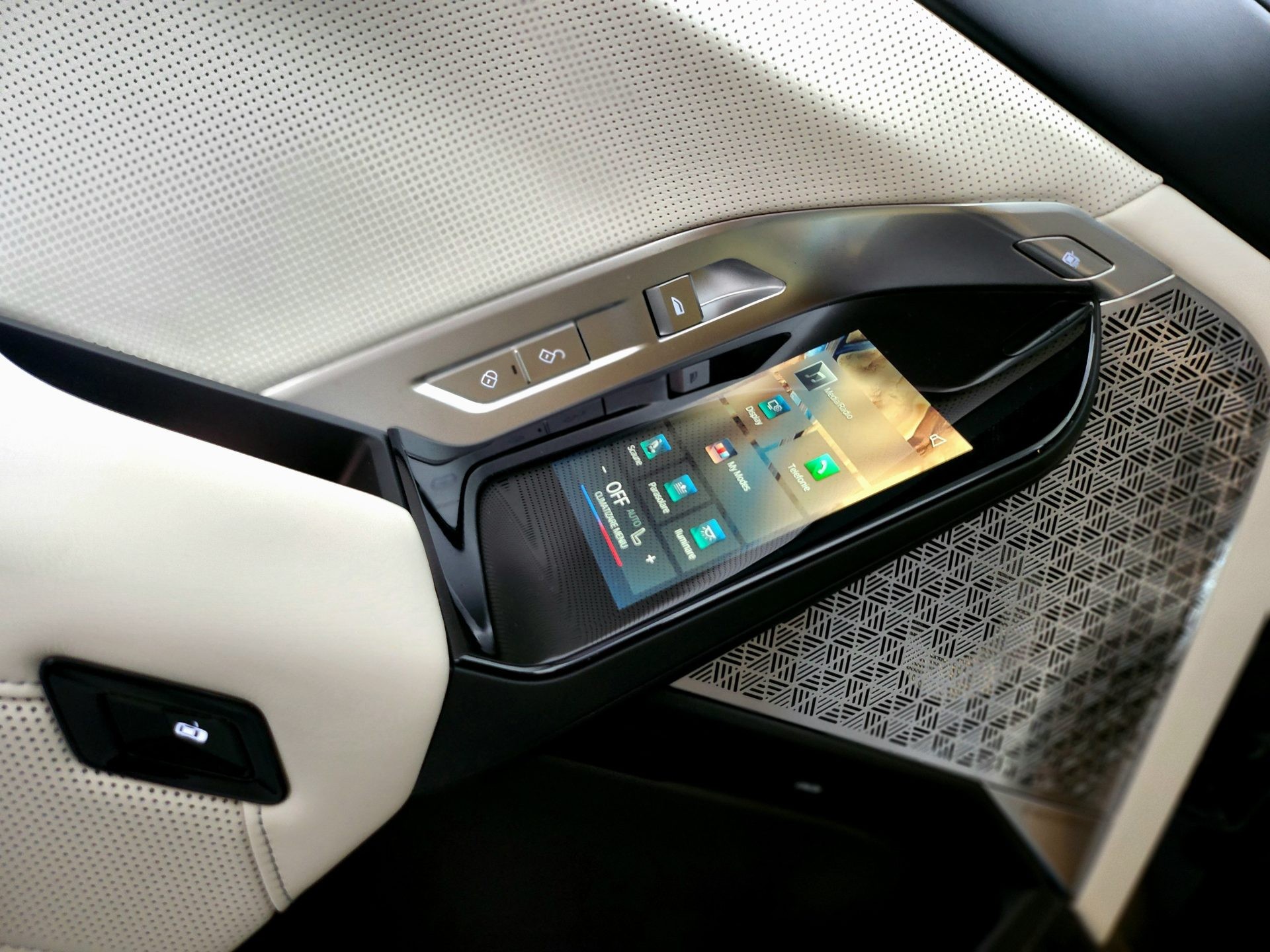 BMW 740d xDrive M-Sport/SkyLounge - imagine 17