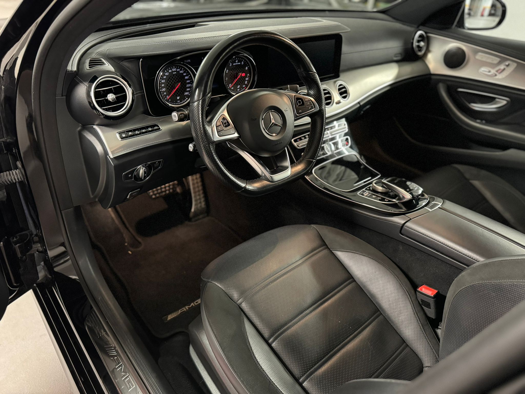 Mercedes-Benz AMG E43 4M - imagine 12