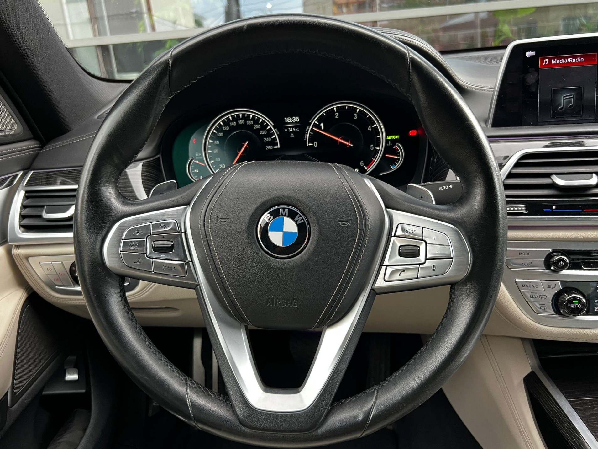 BMW 730d xDrive M-Sport - imagine 16