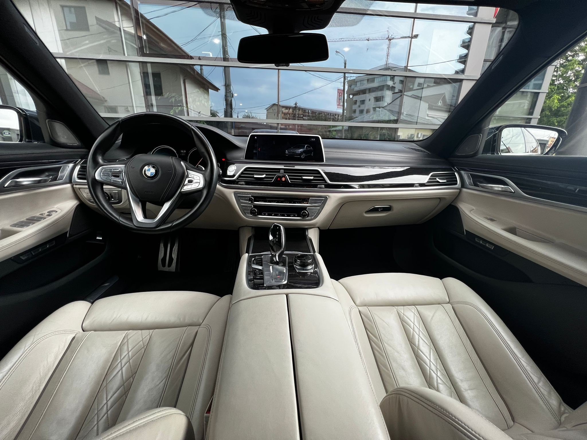 BMW 730d xDrive M-Sport - imagine 15
