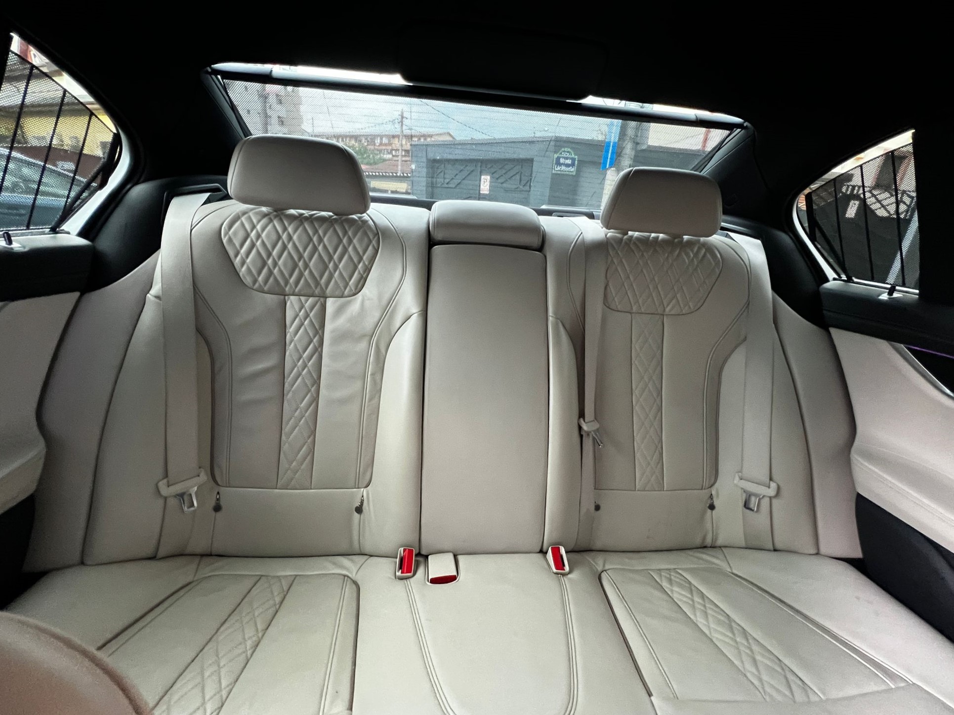 BMW 730d xDrive M-Sport - imagine 24