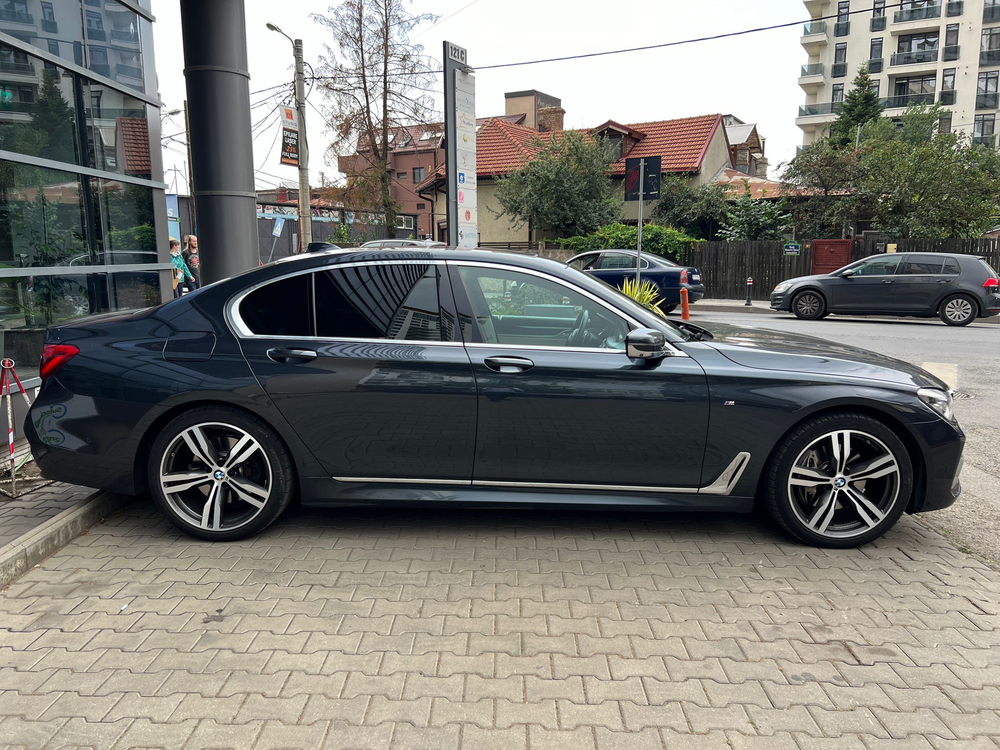BMW 730d xDrive M-Sport - imagine 6