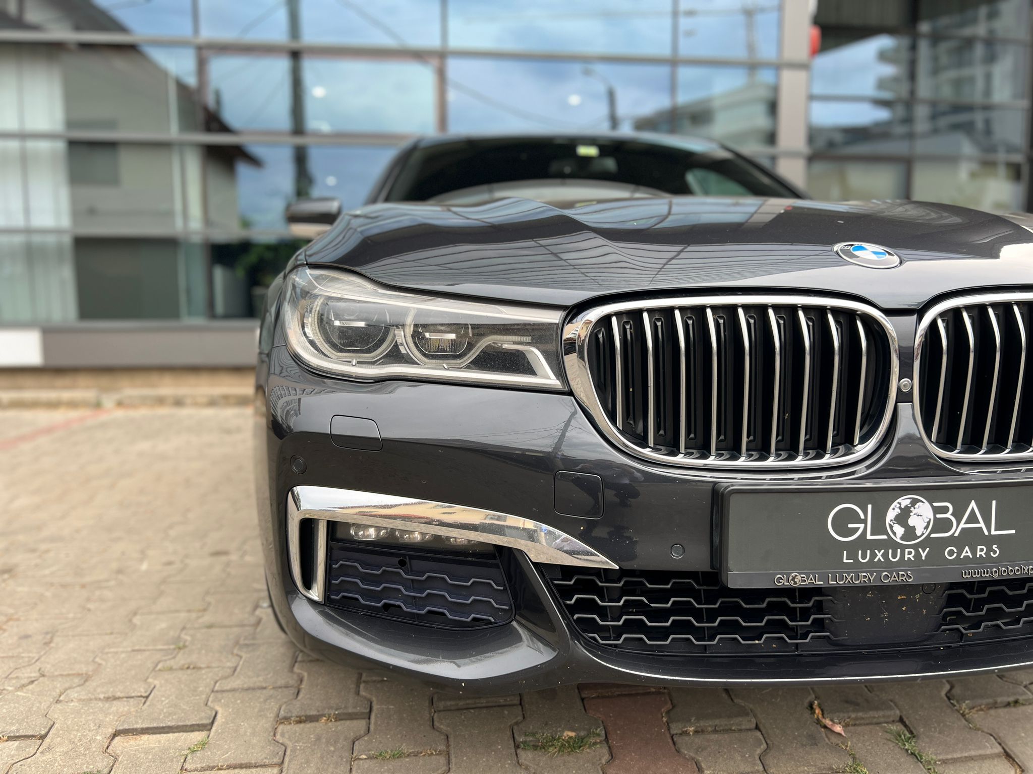 BMW 730d xDrive M-Sport - imagine 4