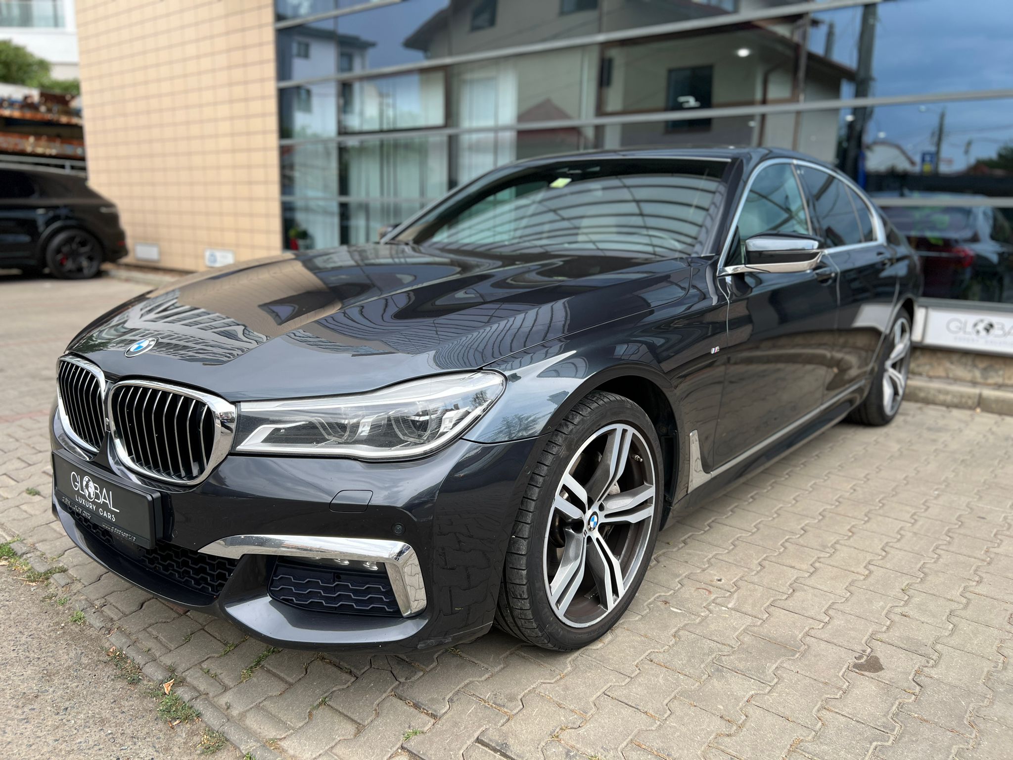 BMW 730d xDrive M-Sport - imagine 5