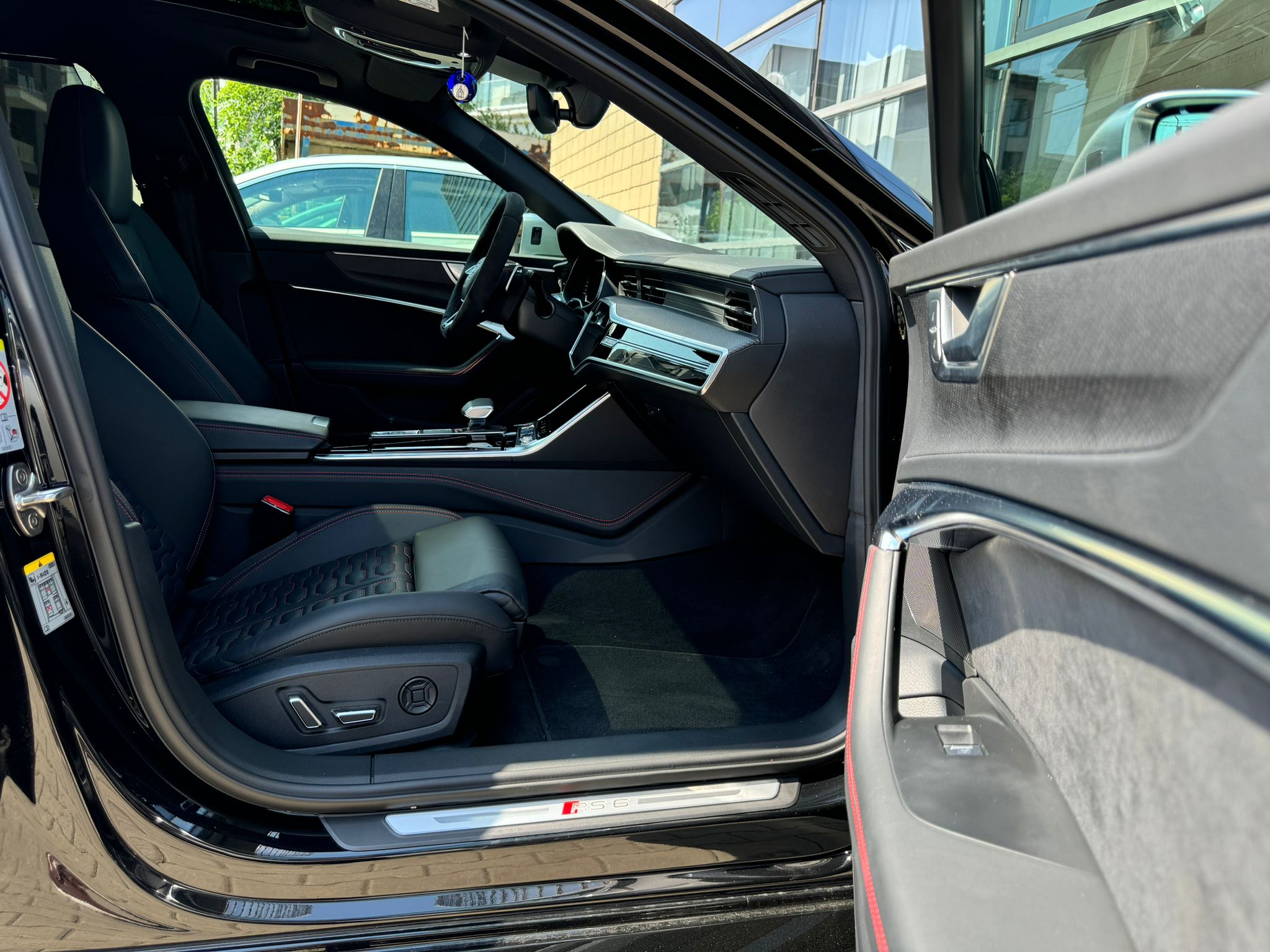 Audi RS6 Avant 4.0 TFSI Quattro - imagine 24