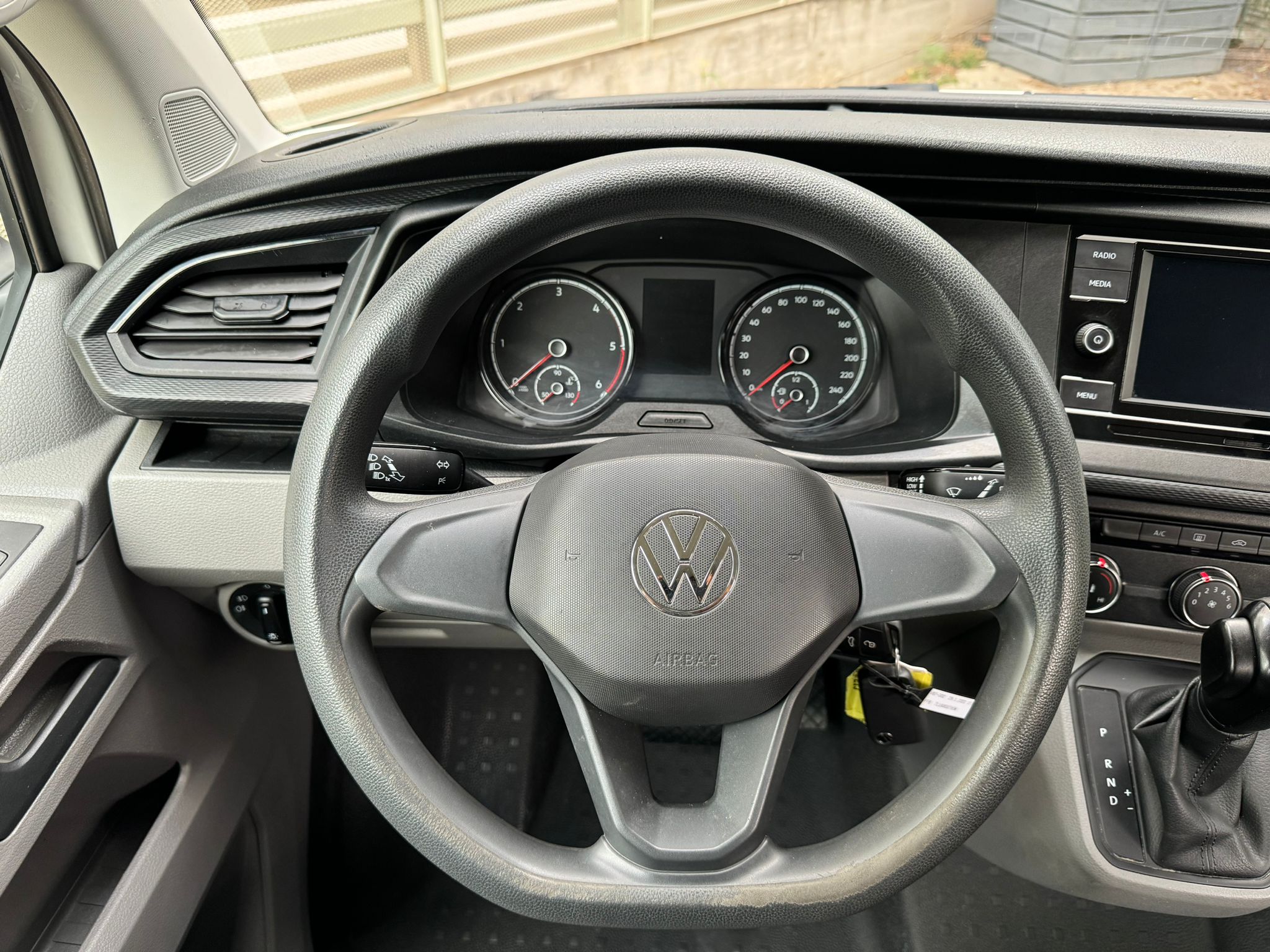 Volkswagen T6 Transporter Long - imagine 11