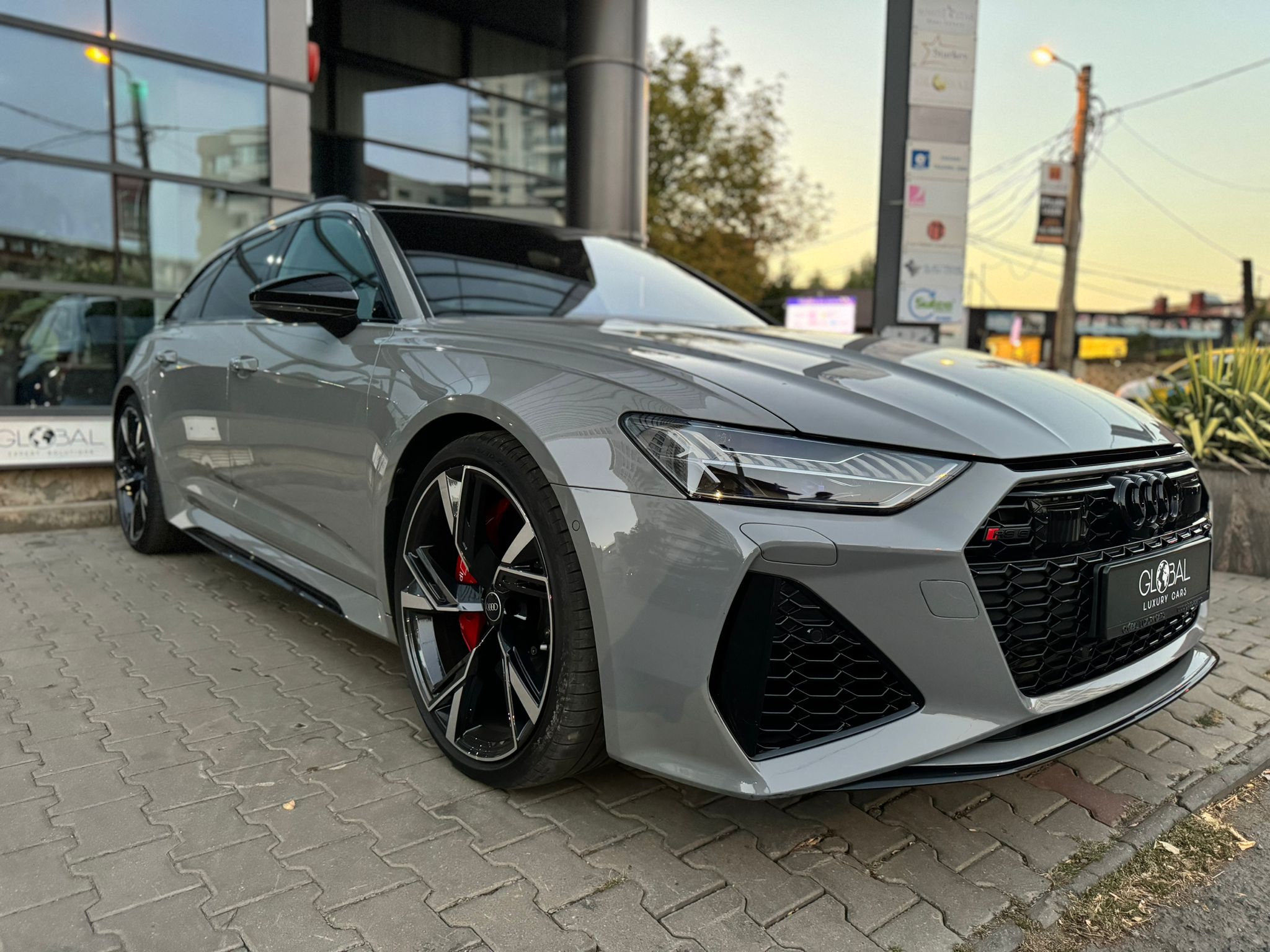 Audi RS6 Avant 4.0 TFSI Quattro - imagine 2