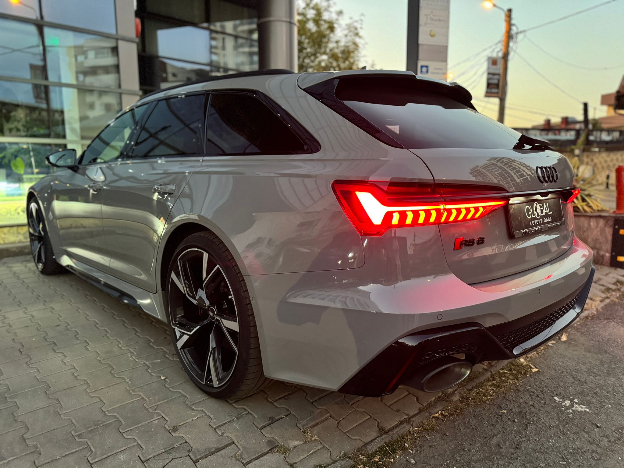 Audi RS6 Avant 4.0 TFSI Quattro - imagine 8