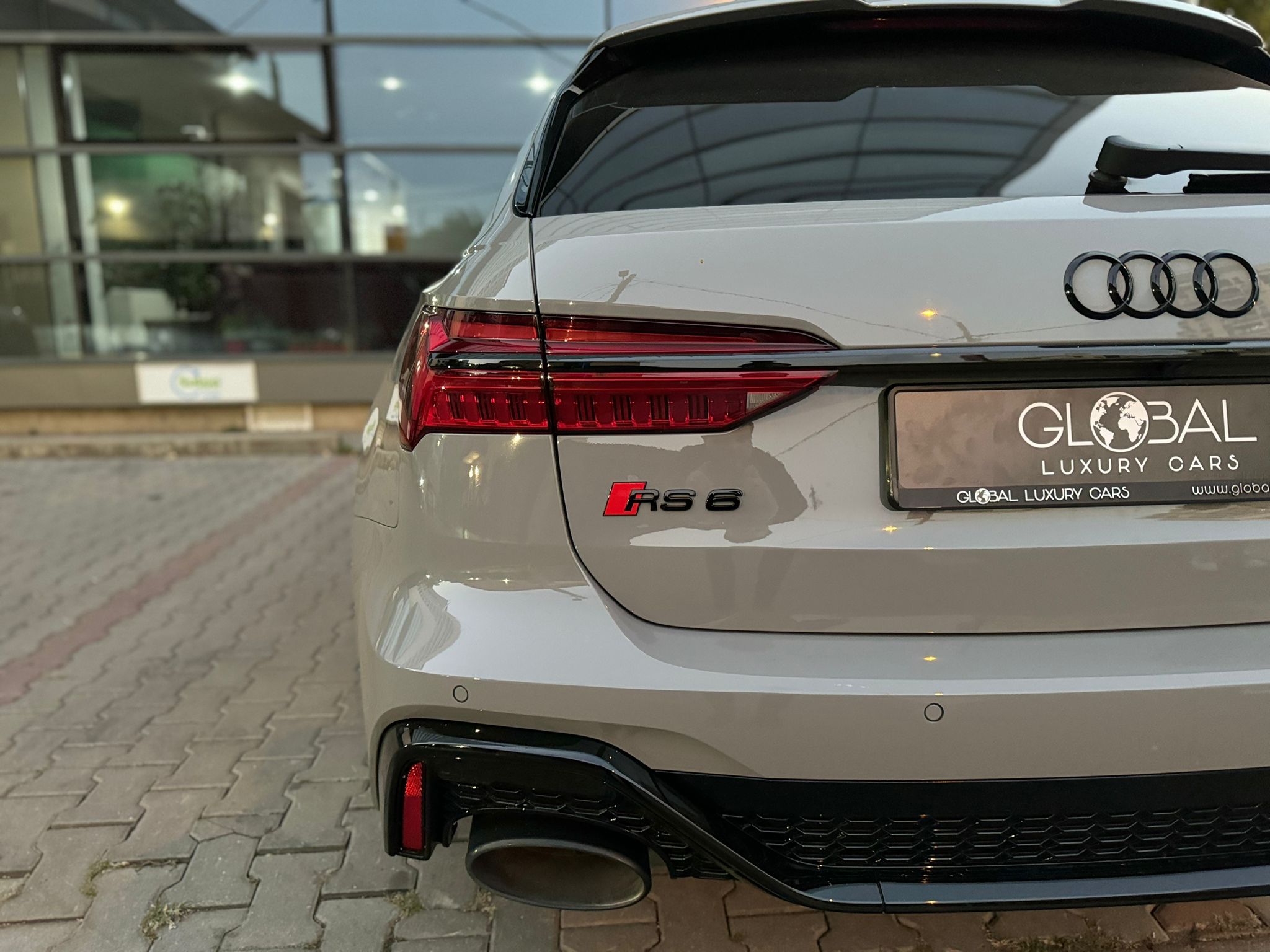 Audi RS6 Avant 4.0 TFSI Quattro - imagine 10