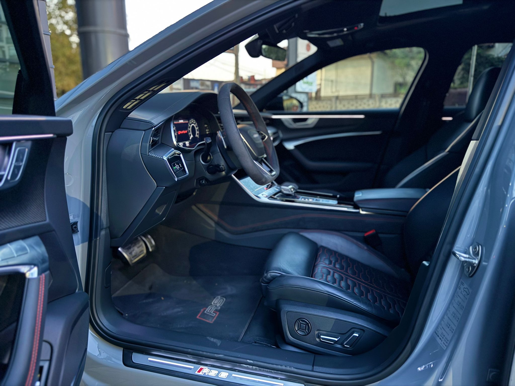 Audi RS6 Avant 4.0 TFSI Quattro - imagine 14