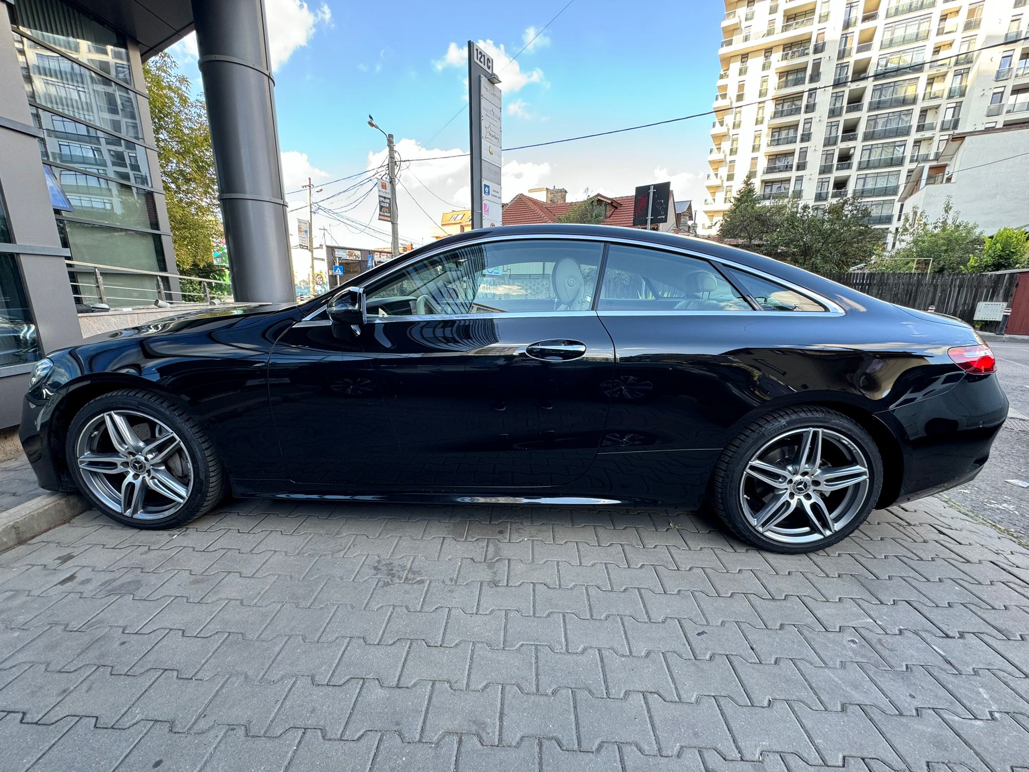 Mercedes-Benz E200 AMG Line 4M - imagine 6