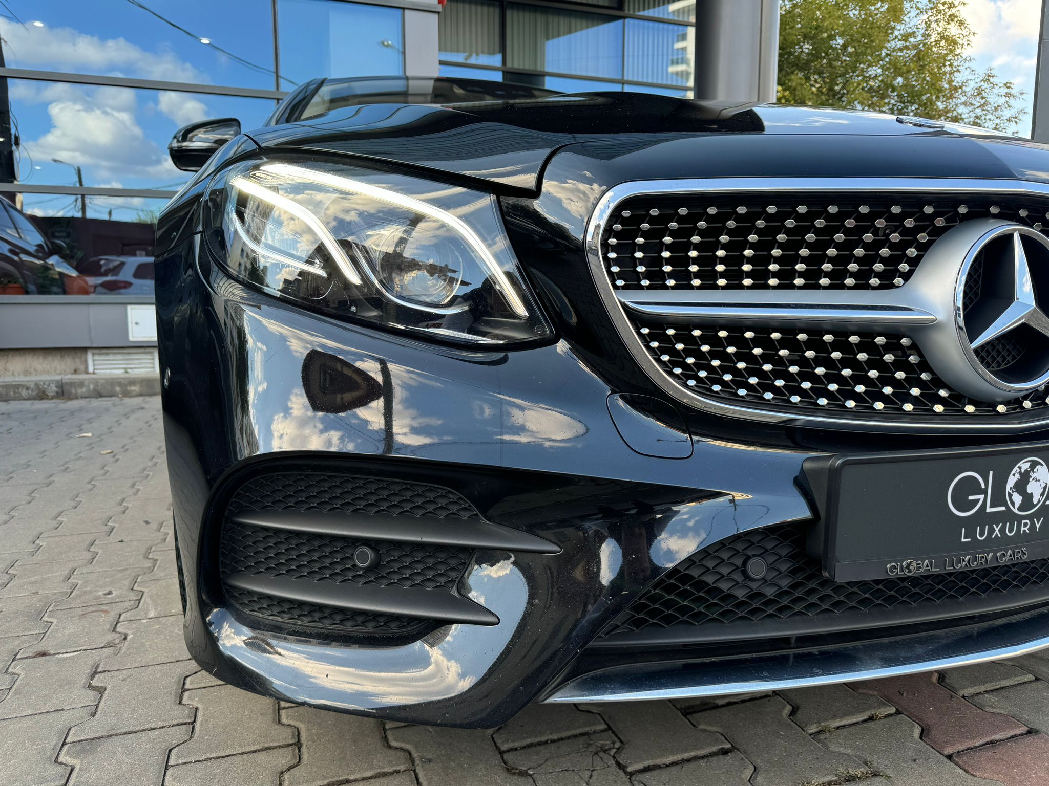 Mercedes-Benz E200 AMG Line 4M - imagine 4