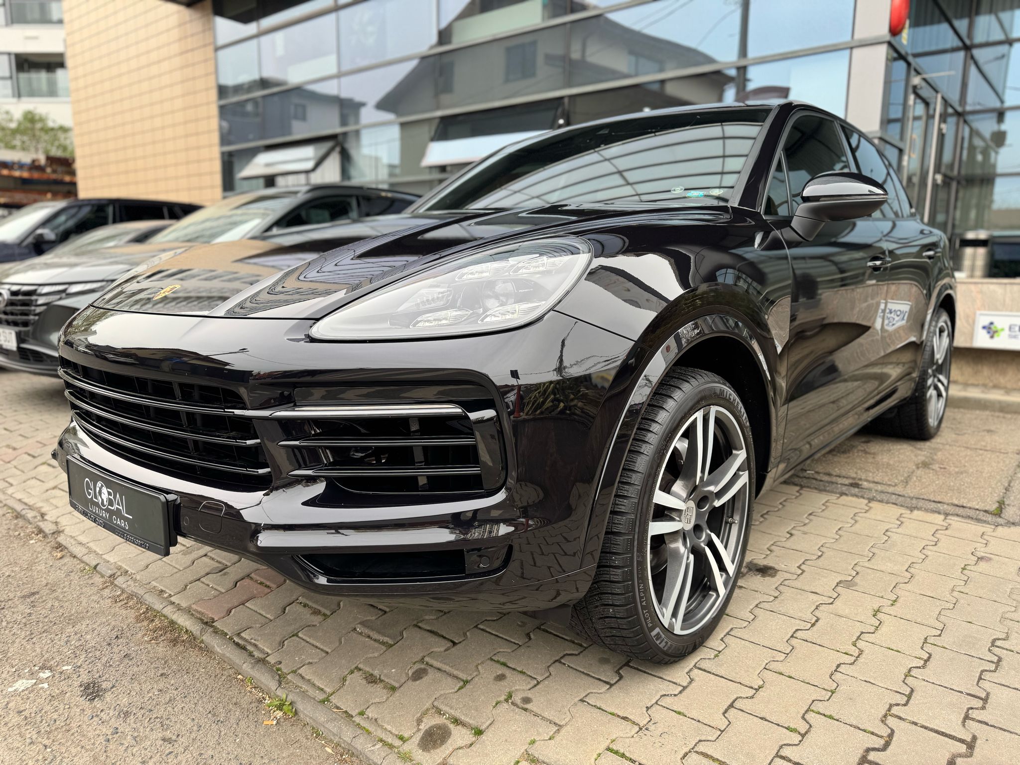 Porsche Cayenne V6 - imagine 2