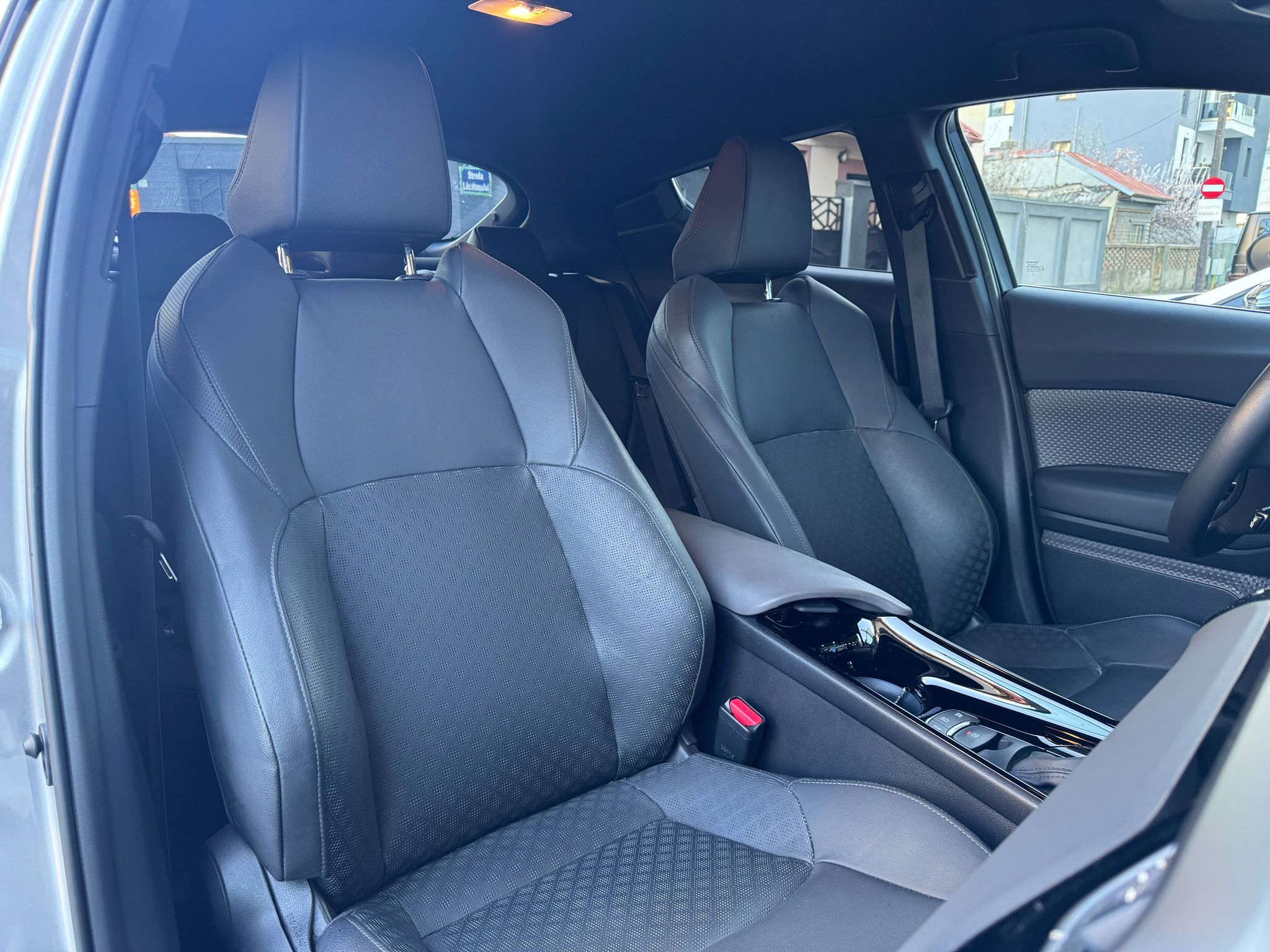 Toyota C-HR Classy Hybrid - imagine 20