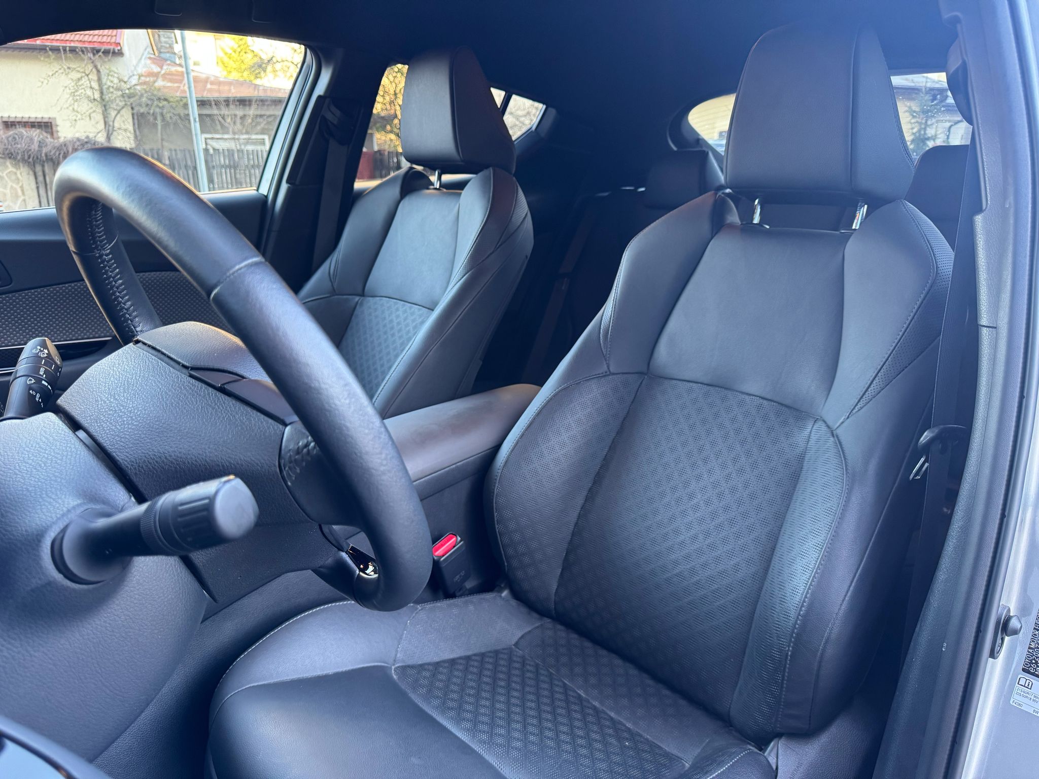 Toyota C-HR Classy Hybrid - imagine 3