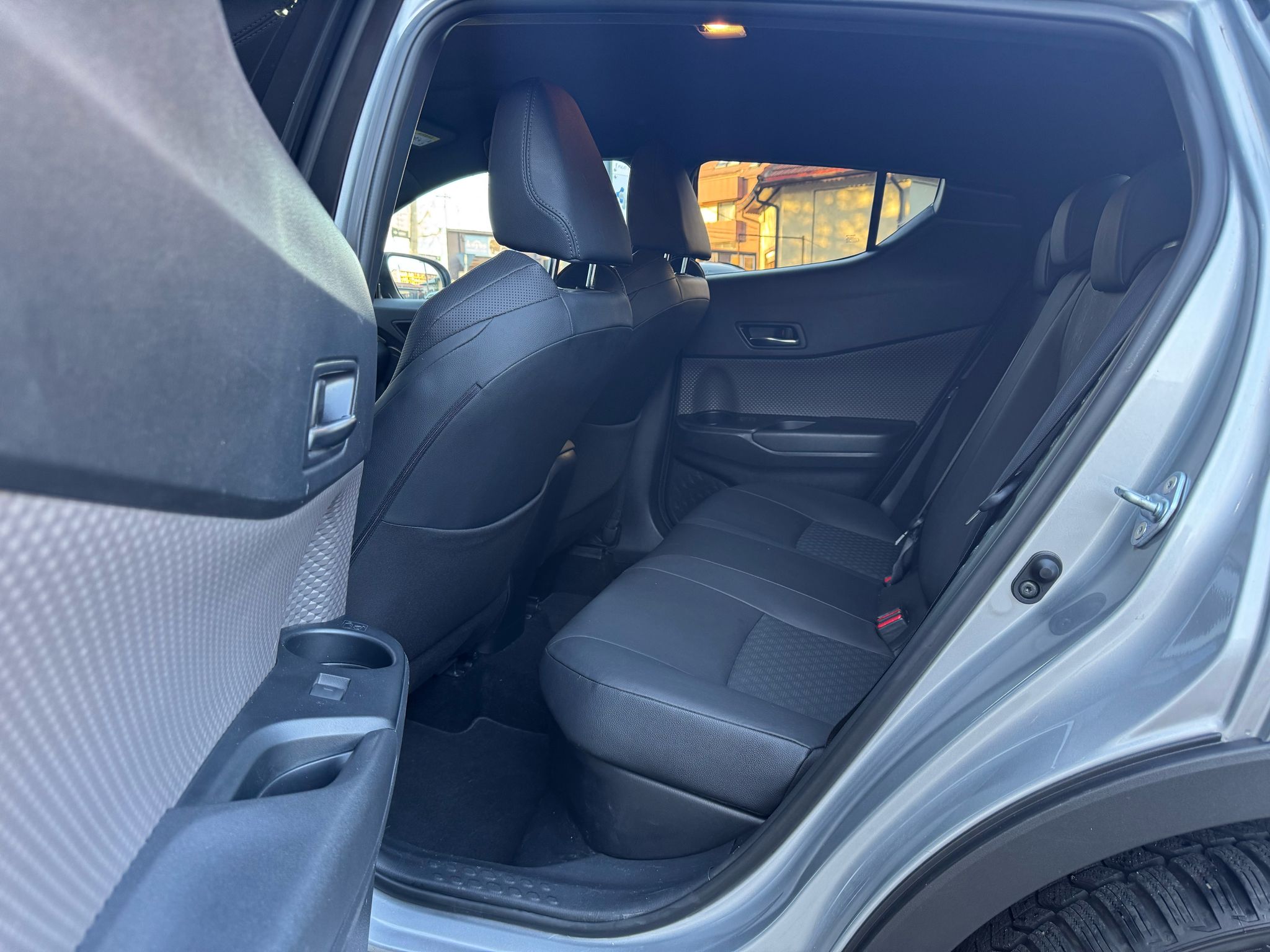 Toyota C-HR Classy Hybrid - imagine 23