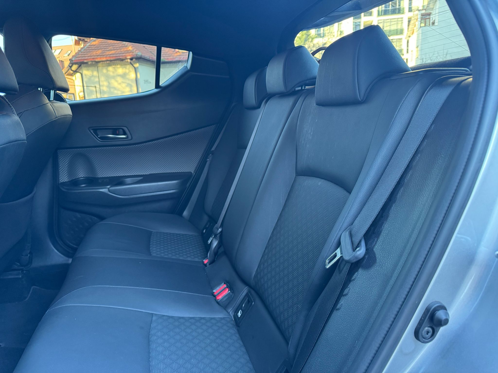 Toyota C-HR Classy Hybrid - imagine 24