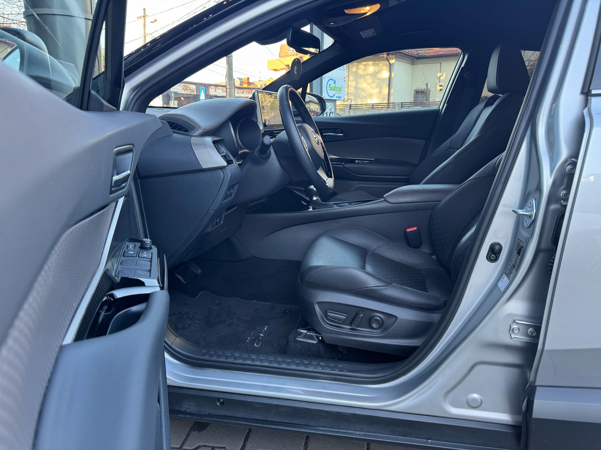 Toyota C-HR Classy Hybrid - imagine 14