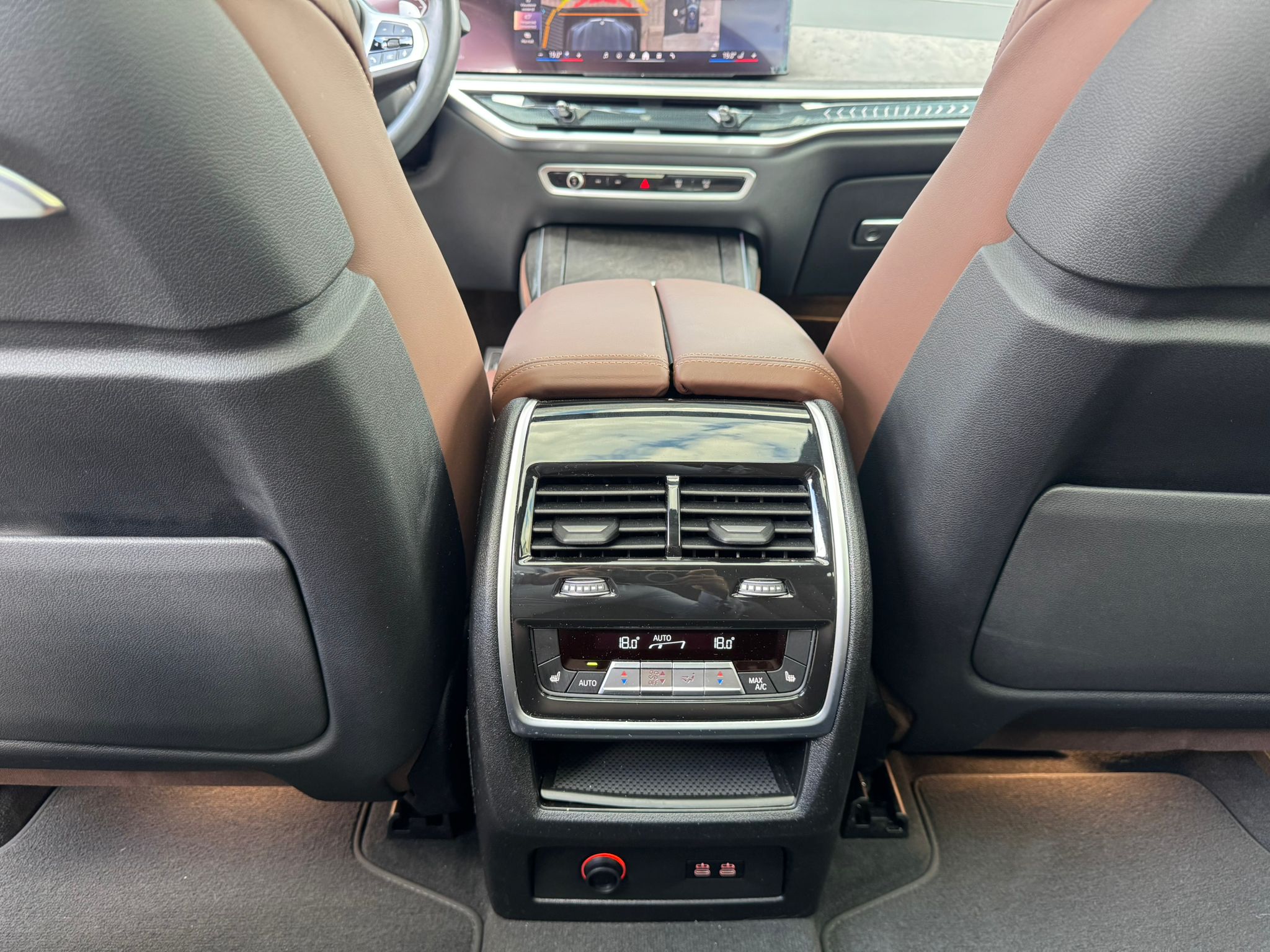 BMW X7 40i xDrive M-Sport - imagine 25