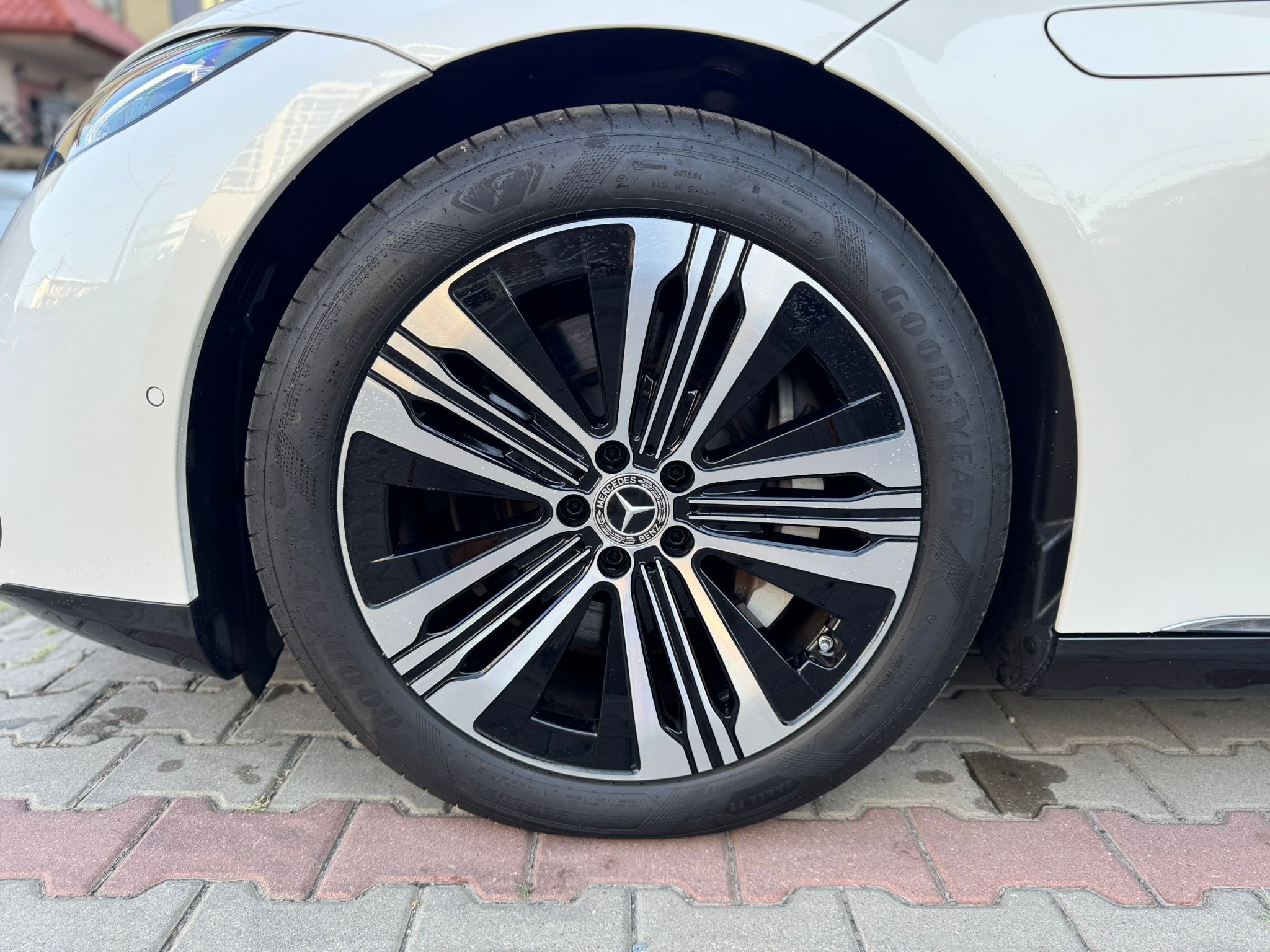 Mercedes-Benz EQS 450+ - imagine 10