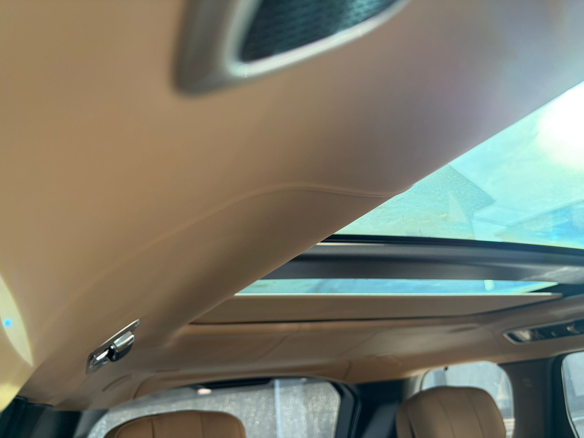 Range Rover SWB 4.4 P530 Autobiography - imagine 24