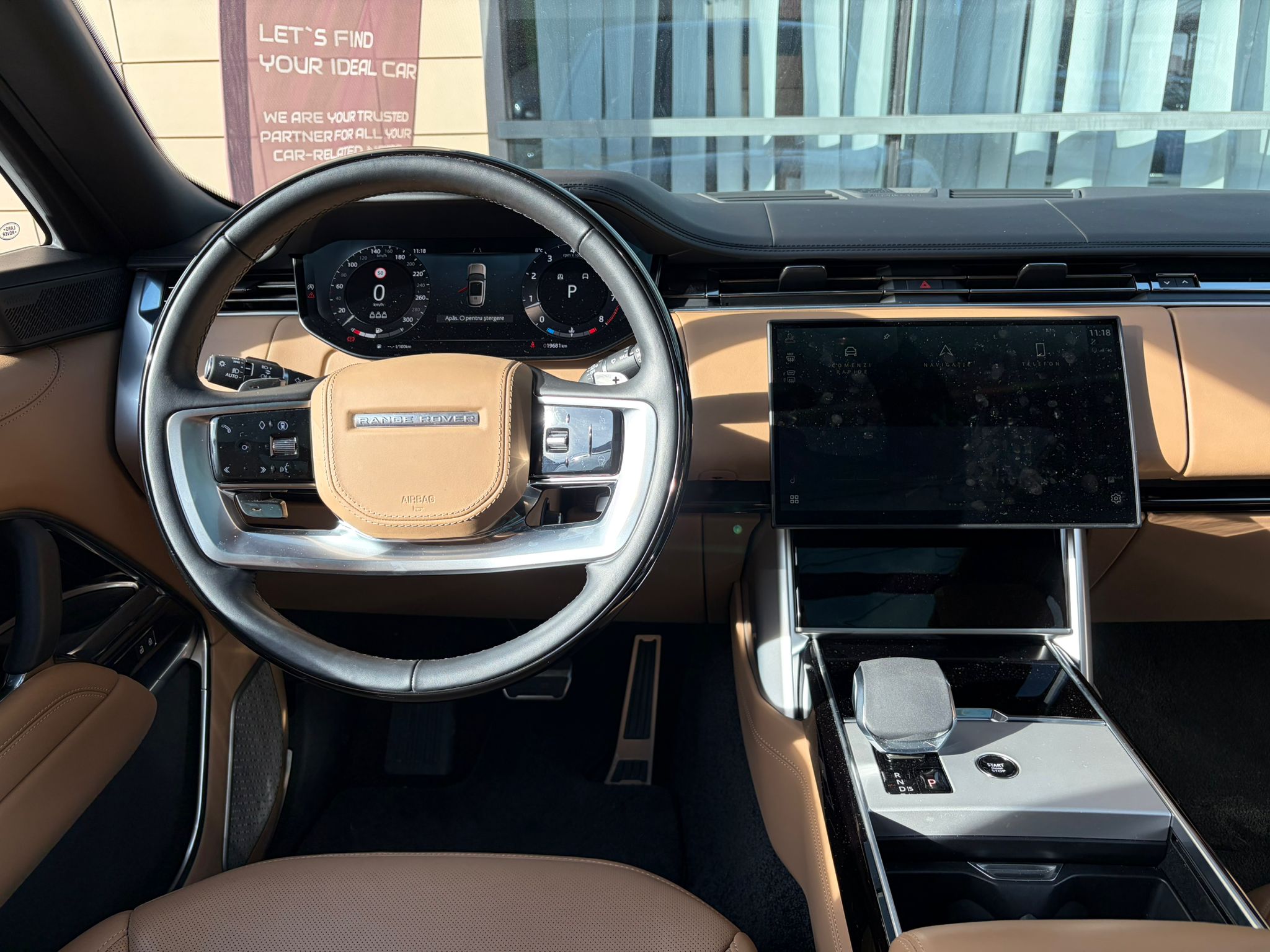 Range Rover SWB 4.4 P530 Autobiography - imagine 18