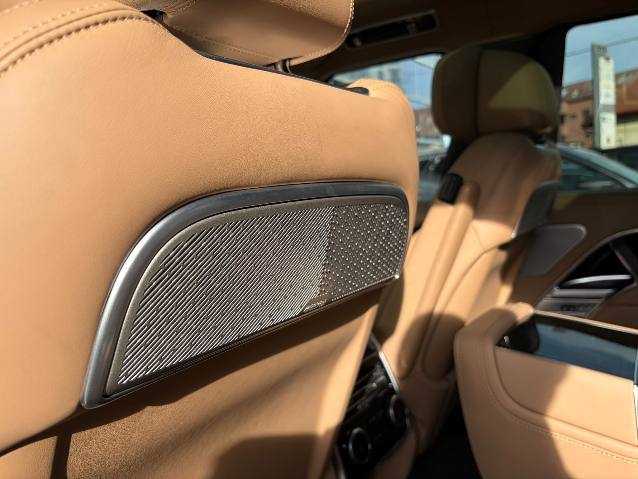 Range Rover SWB 4.4 P530 Autobiography - imagine 26