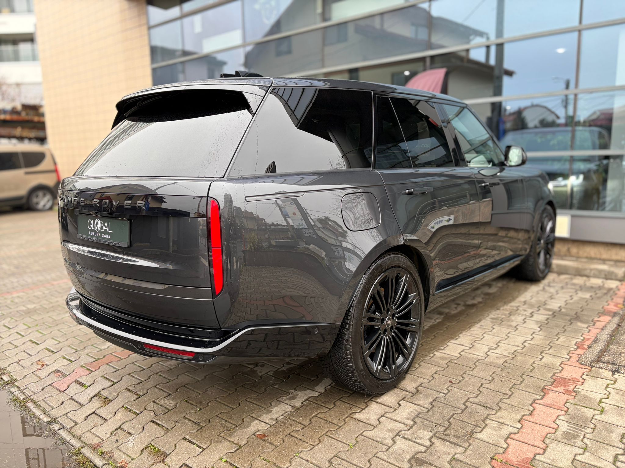 Range Rover SWB 4.4 P530 Autobiography - imagine 8