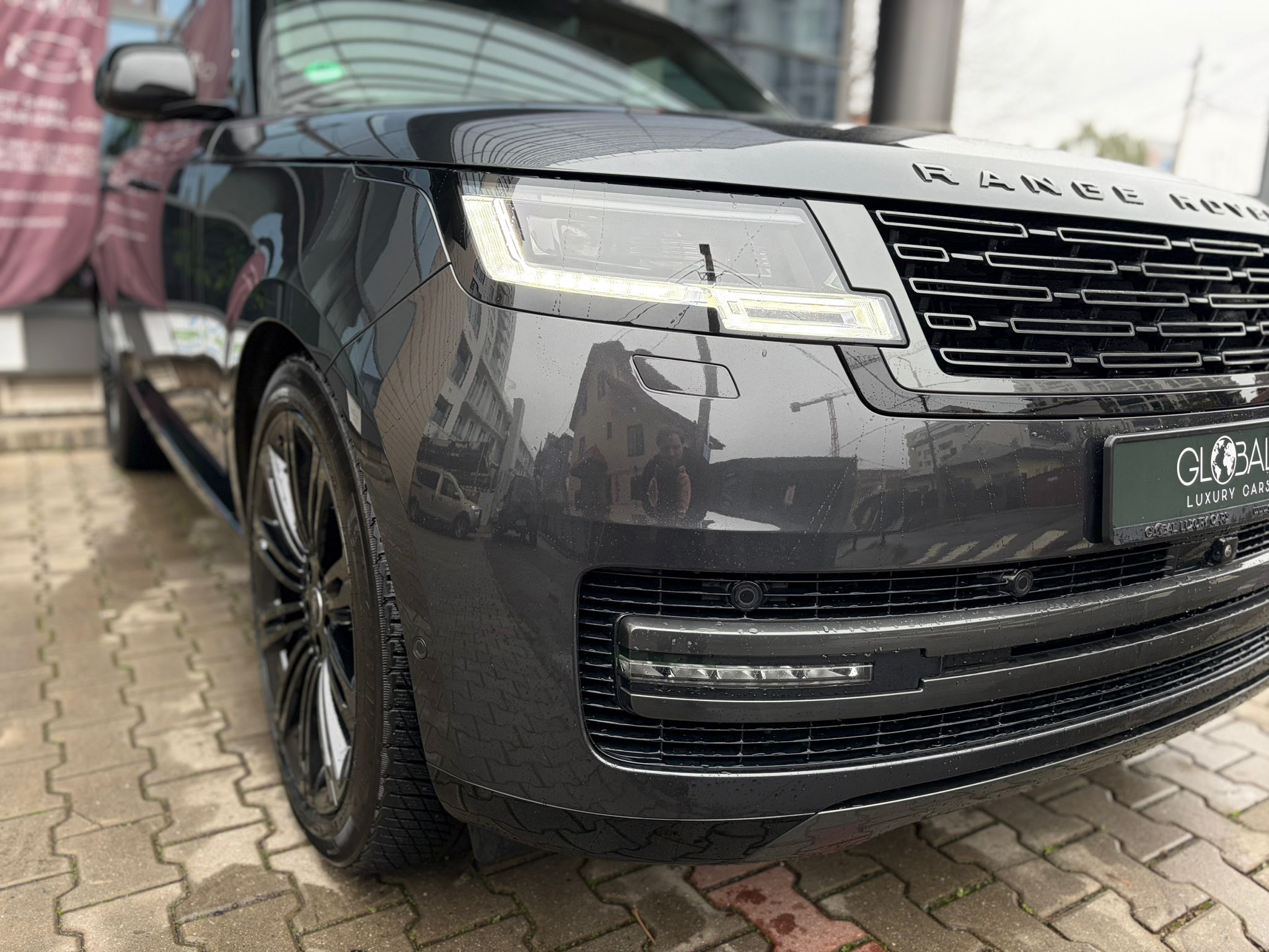 Range Rover SWB 4.4 P530 Autobiography - imagine 2