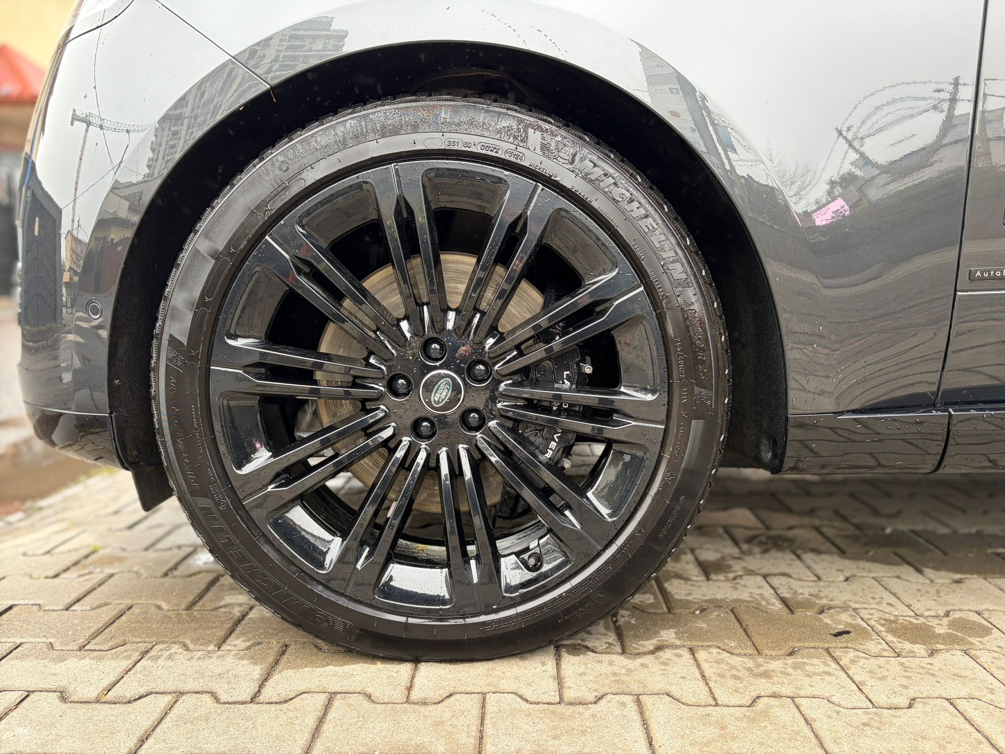 Range Rover SWB 4.4 P530 Autobiography - imagine 7