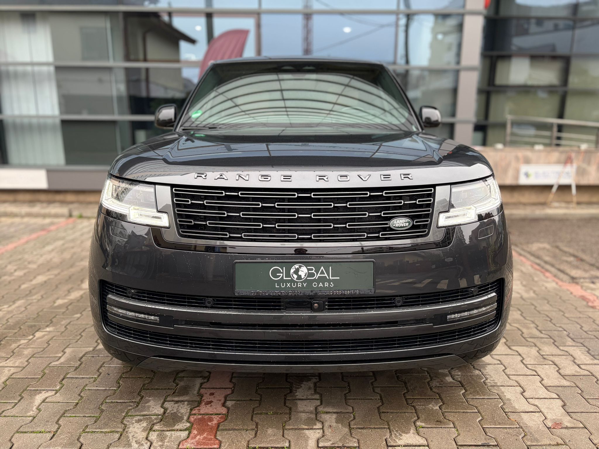 Range Rover SWB 4.4 P530 Autobiography - imagine 4