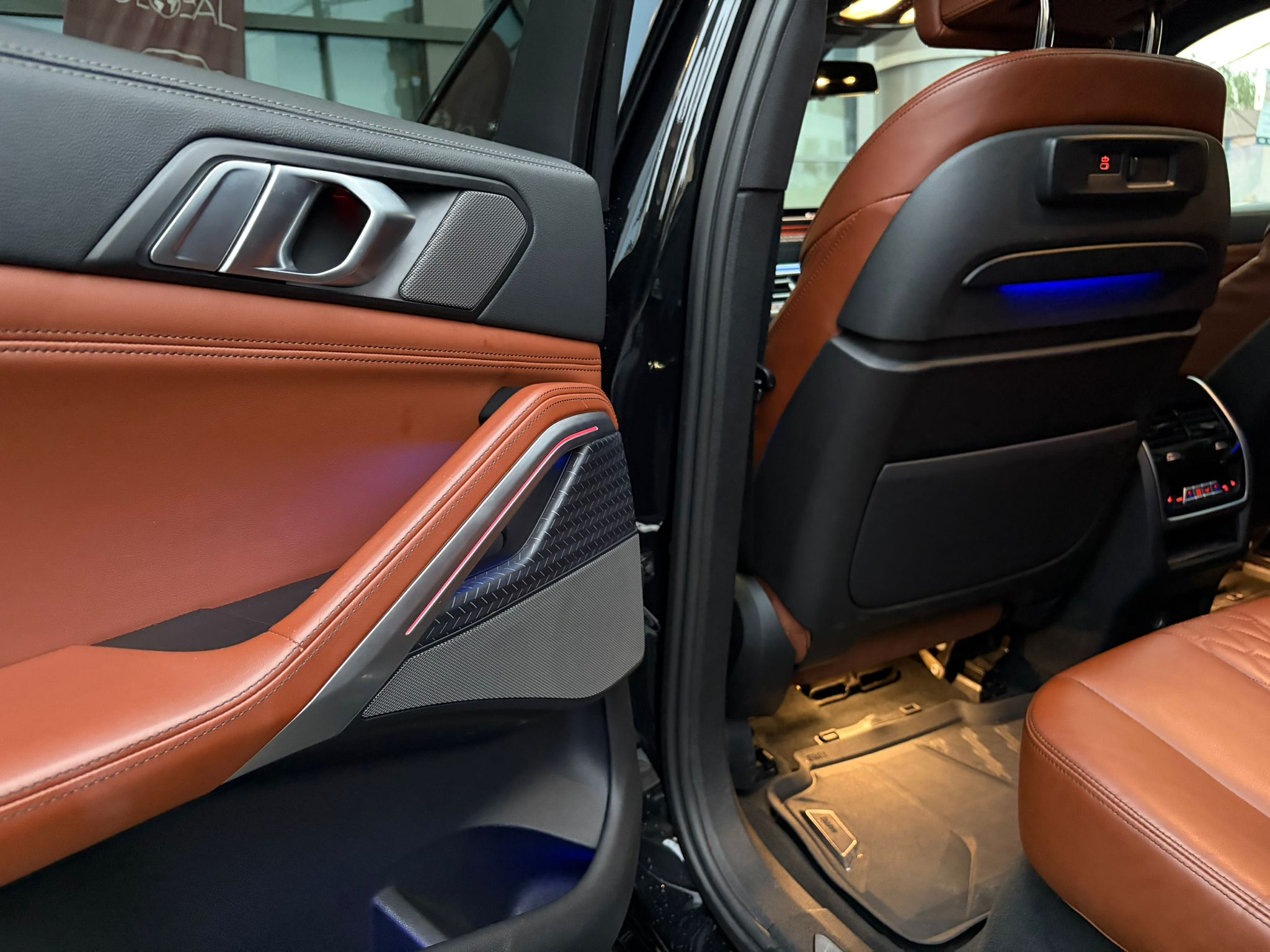 BMW X6 3.0d xDrive M-Sport - imagine 27