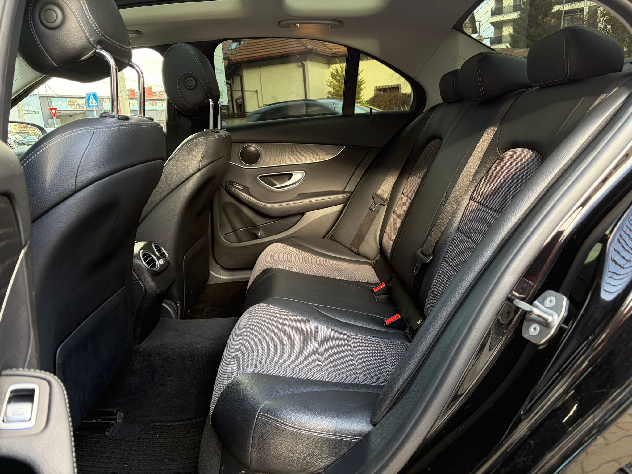 Mercedes-Benz C200 d - imagine 23