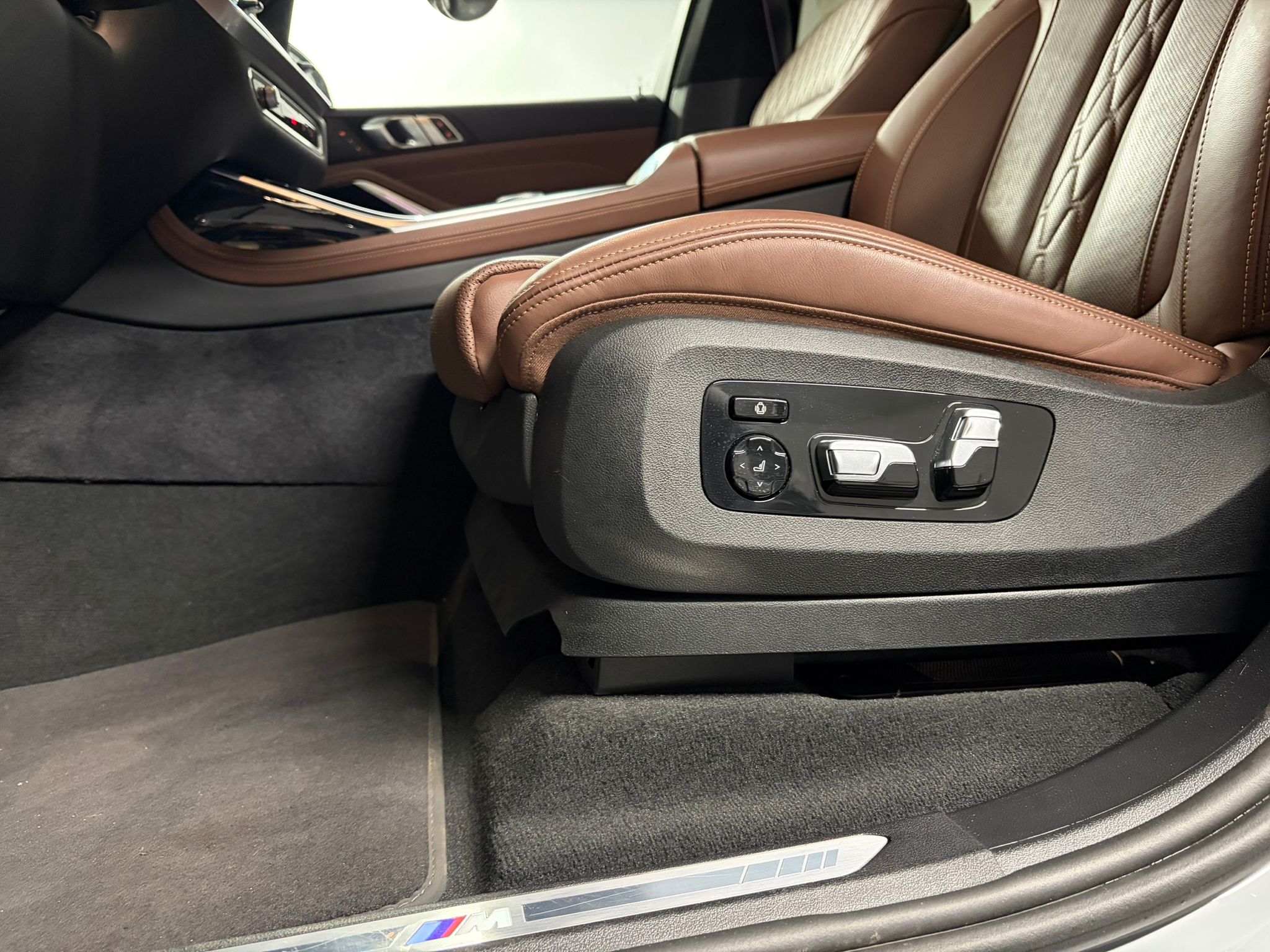 BMW X7 4.0d xDrive M-Sport - imagine 14